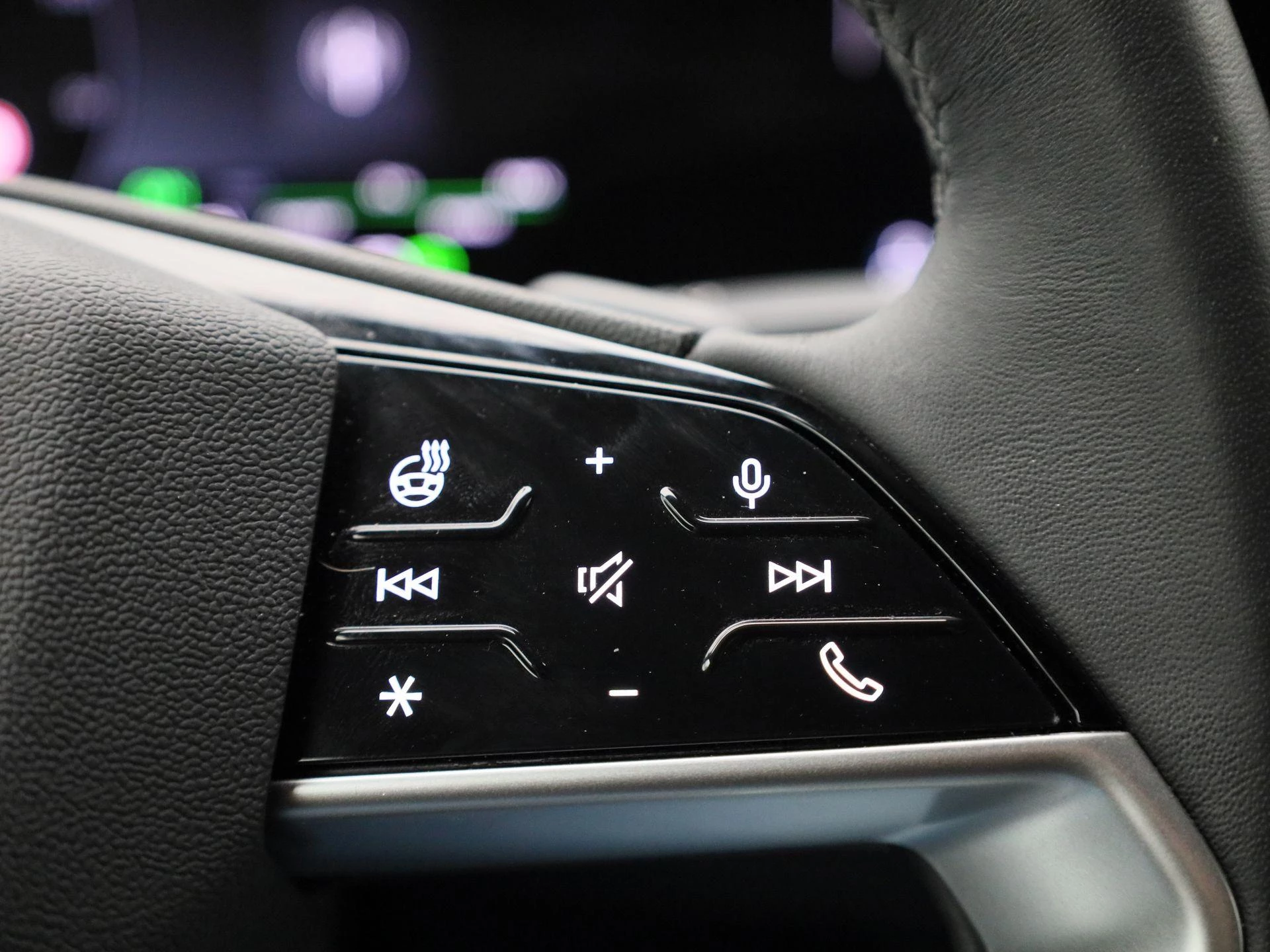 Audi-Q6 e-tron-image-27