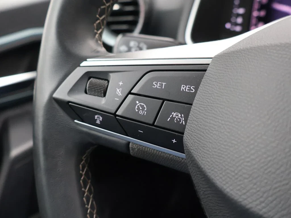 SEAT-Arona-image-15