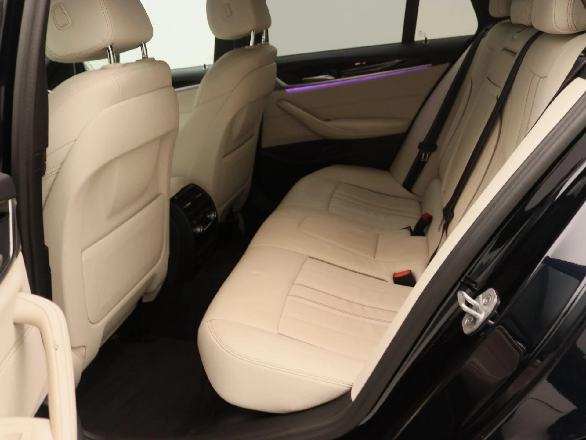BMW-5 Serie-image-13