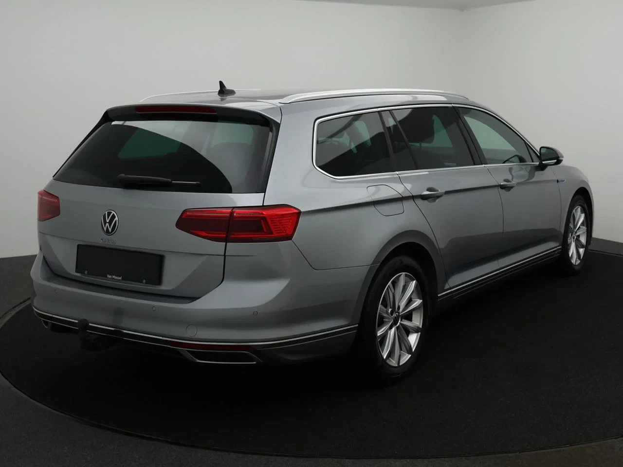 Volkswagen-Passat-image-7
