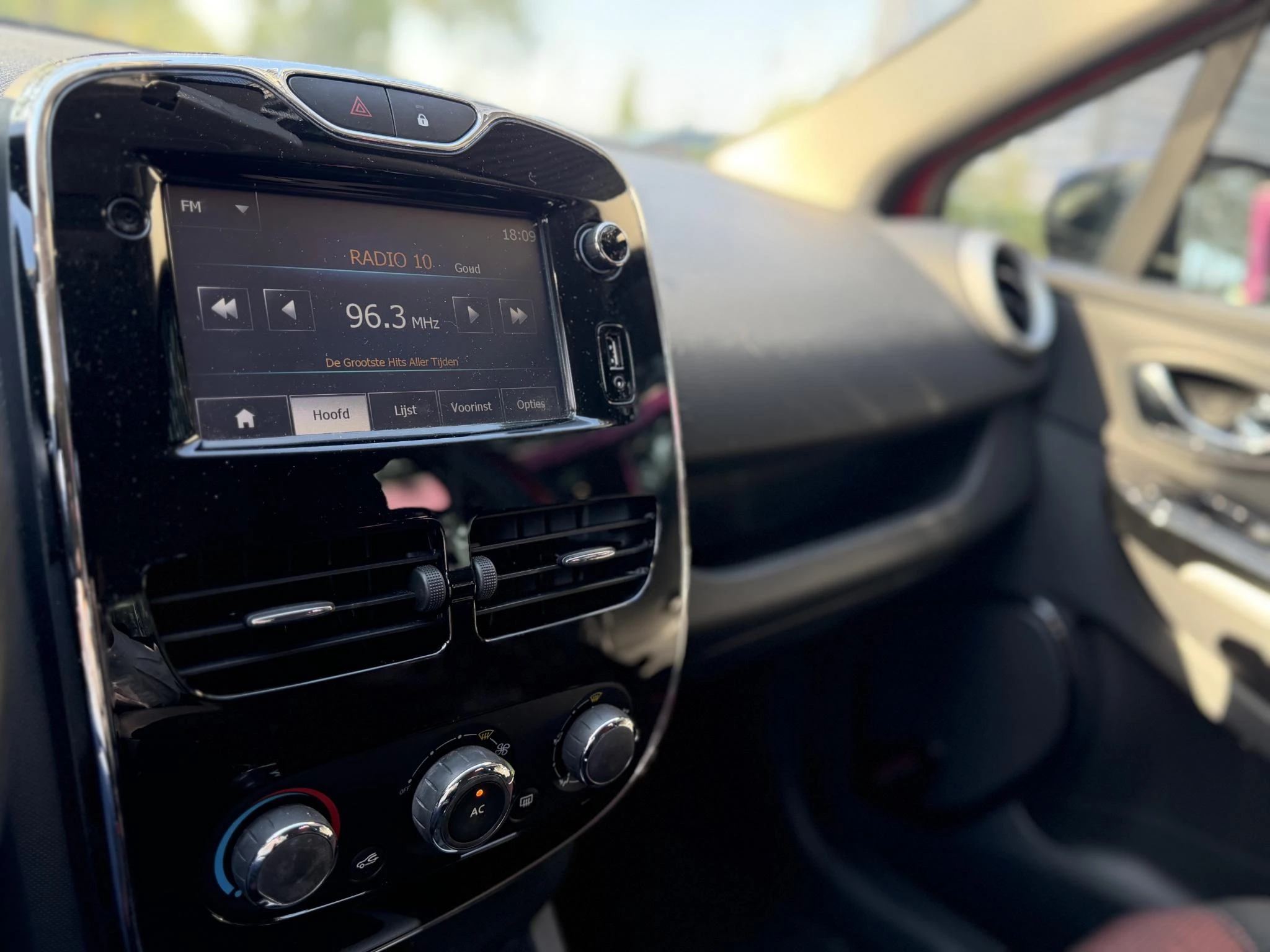 Renault-Clio-image-4