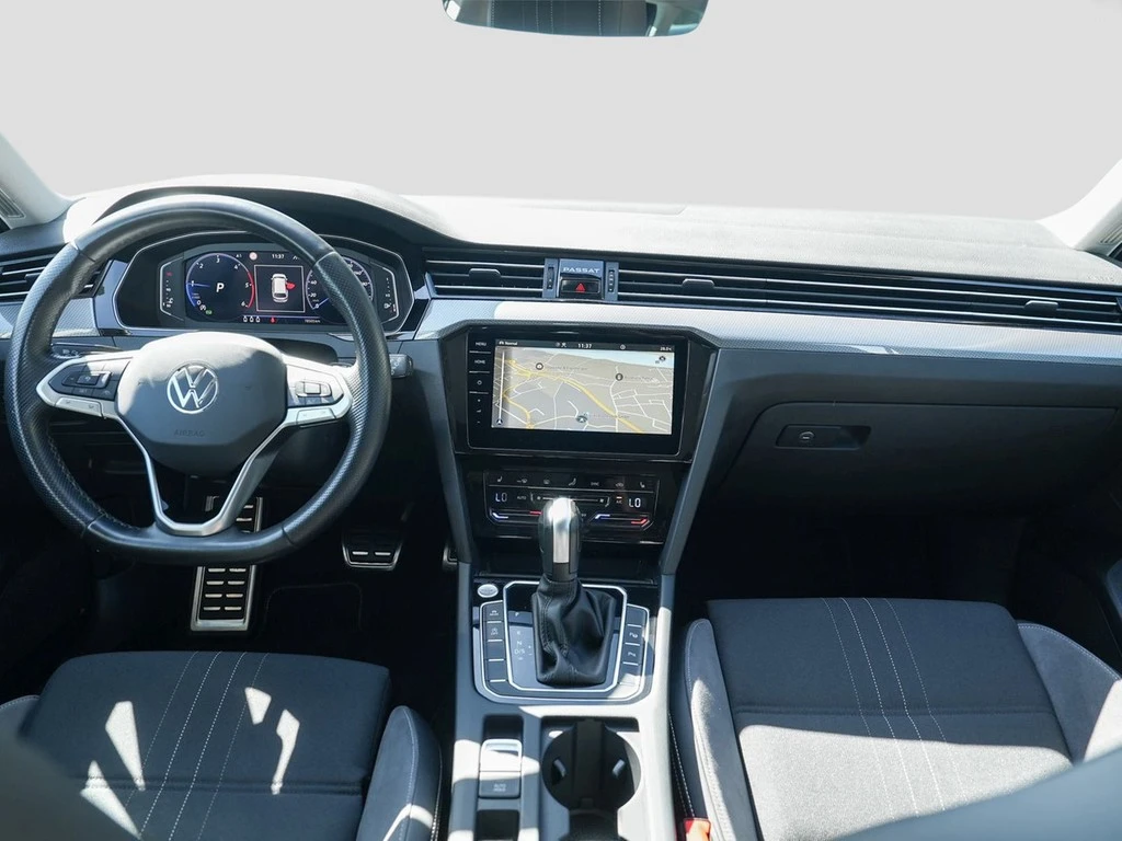 Volkswagen-Passat-image-10