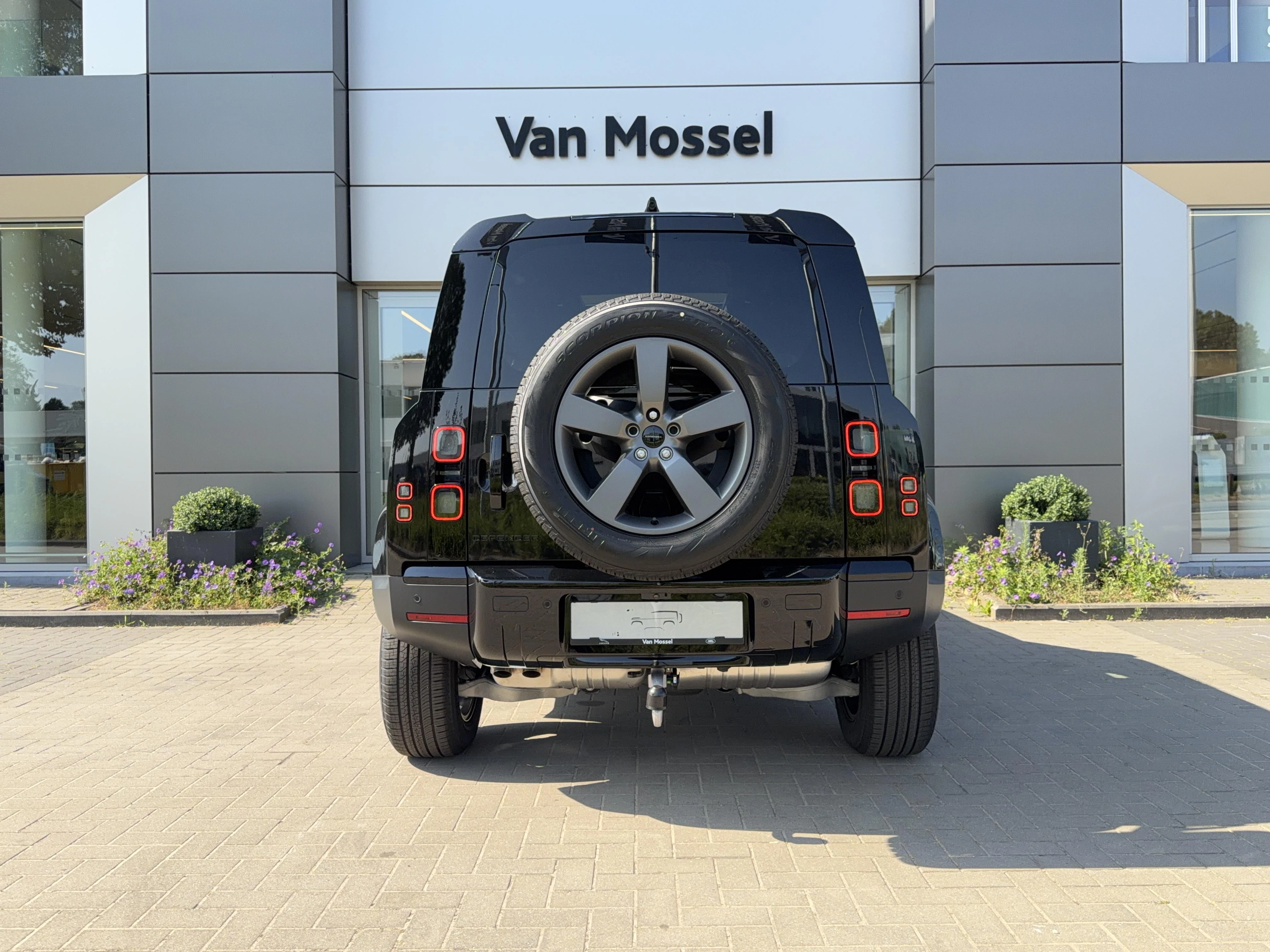 Land Rover Defender 110 D250 S edition AWD Auto. 26MY