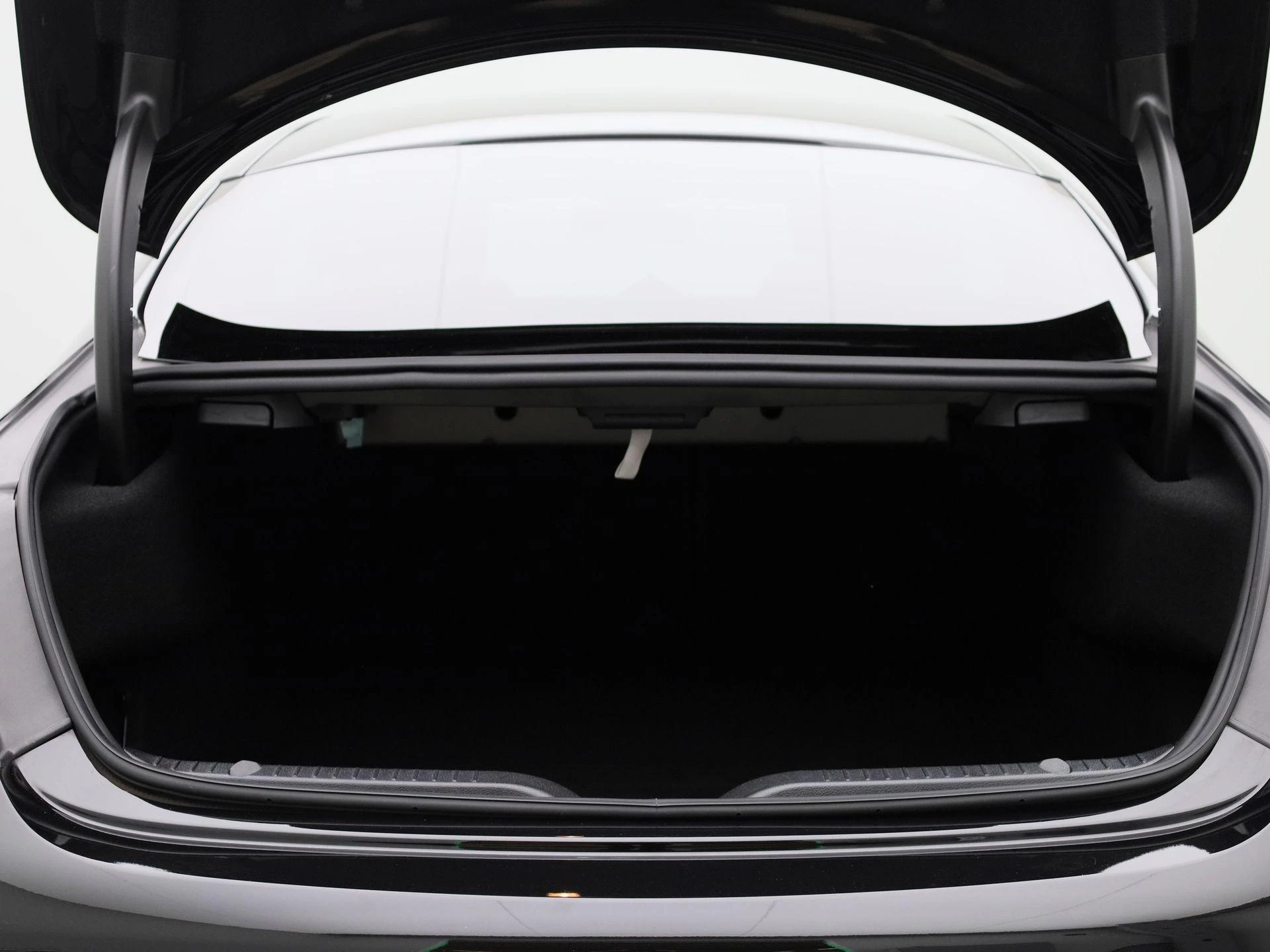Mercedes-Benz-C-Klasse-image-12