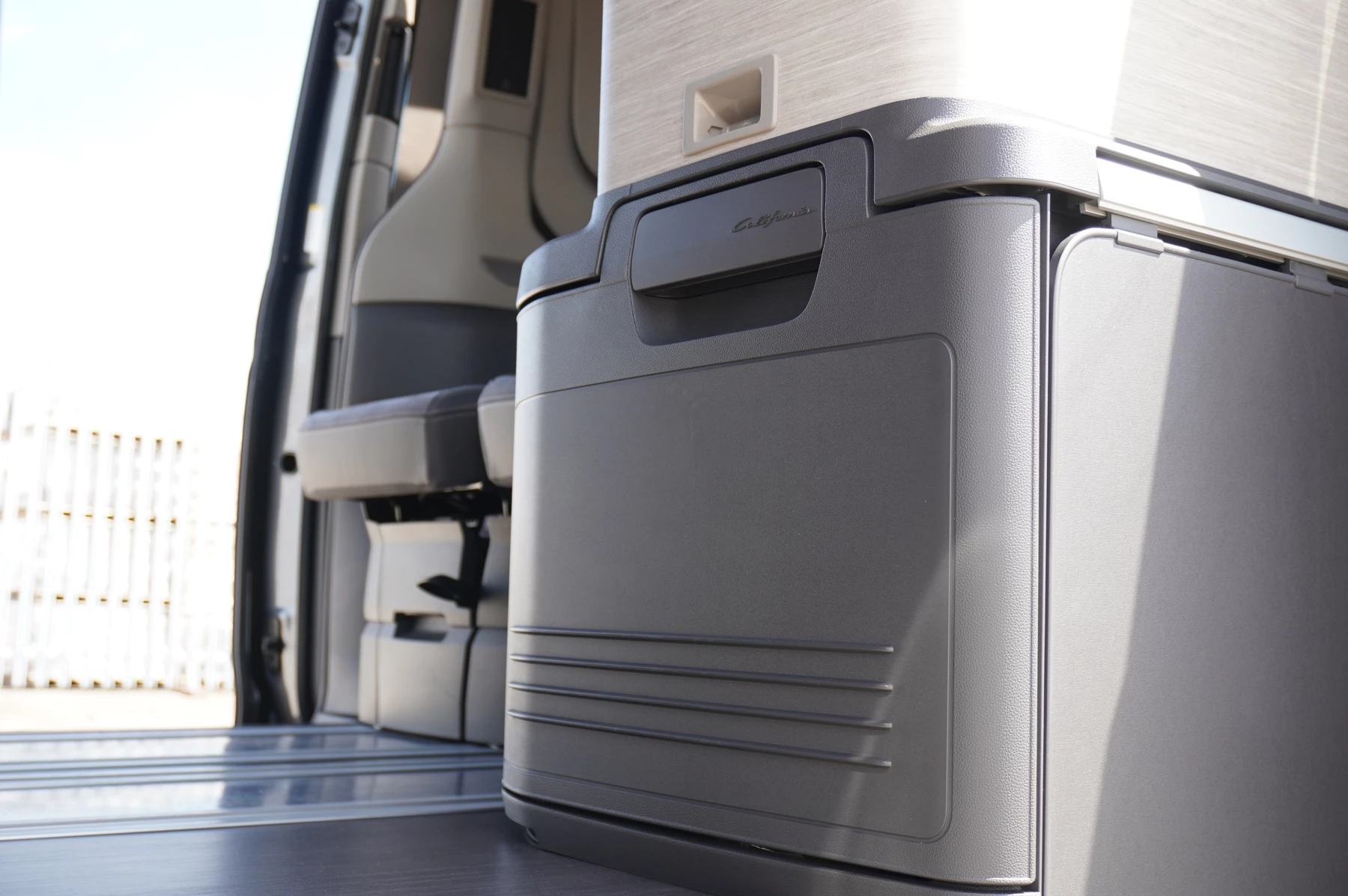 Volkswagen-California-image-27