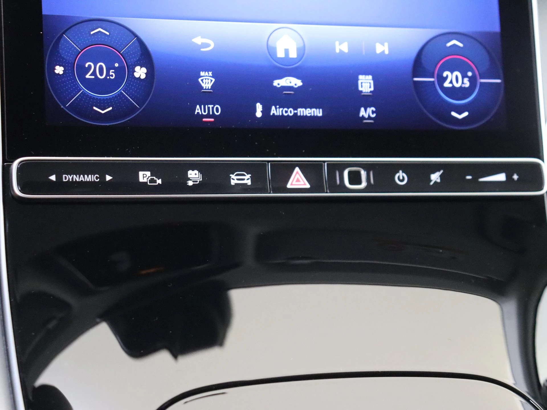 Mercedes-Benz-GLC-image-19