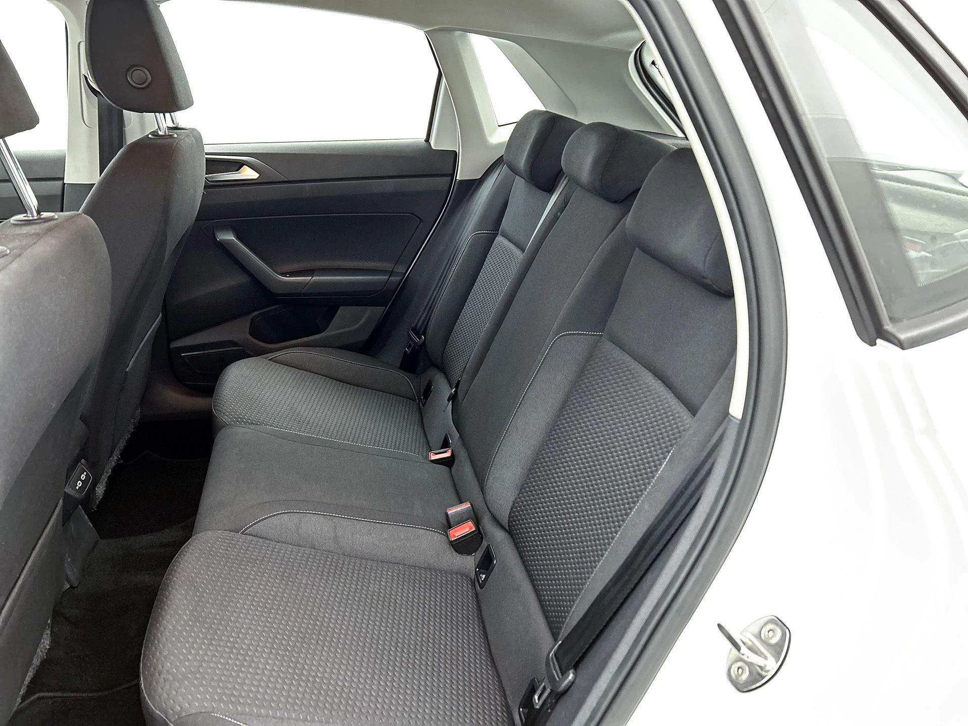 Volkswagen-Polo-image-25