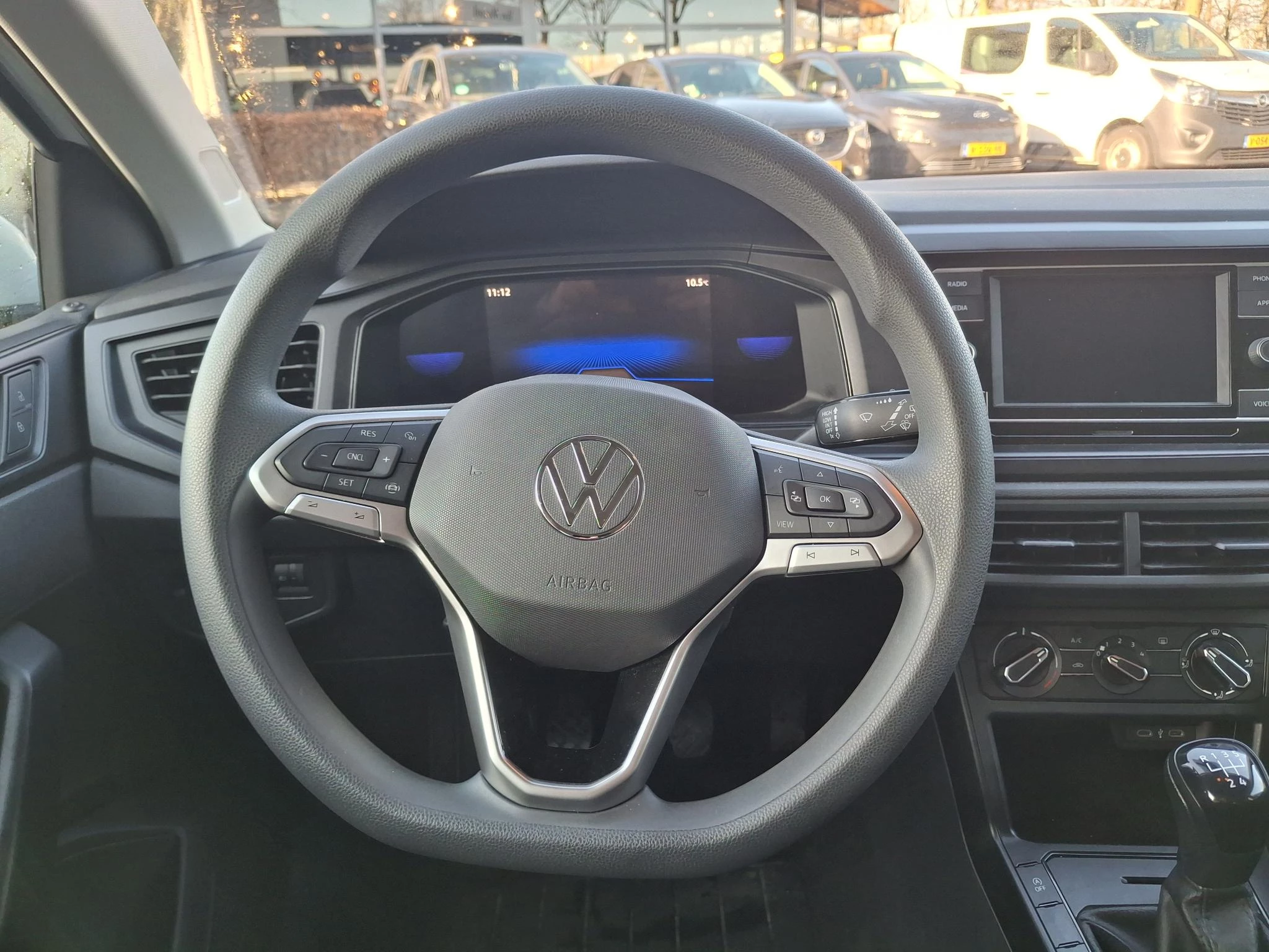 Volkswagen-Polo-image-7