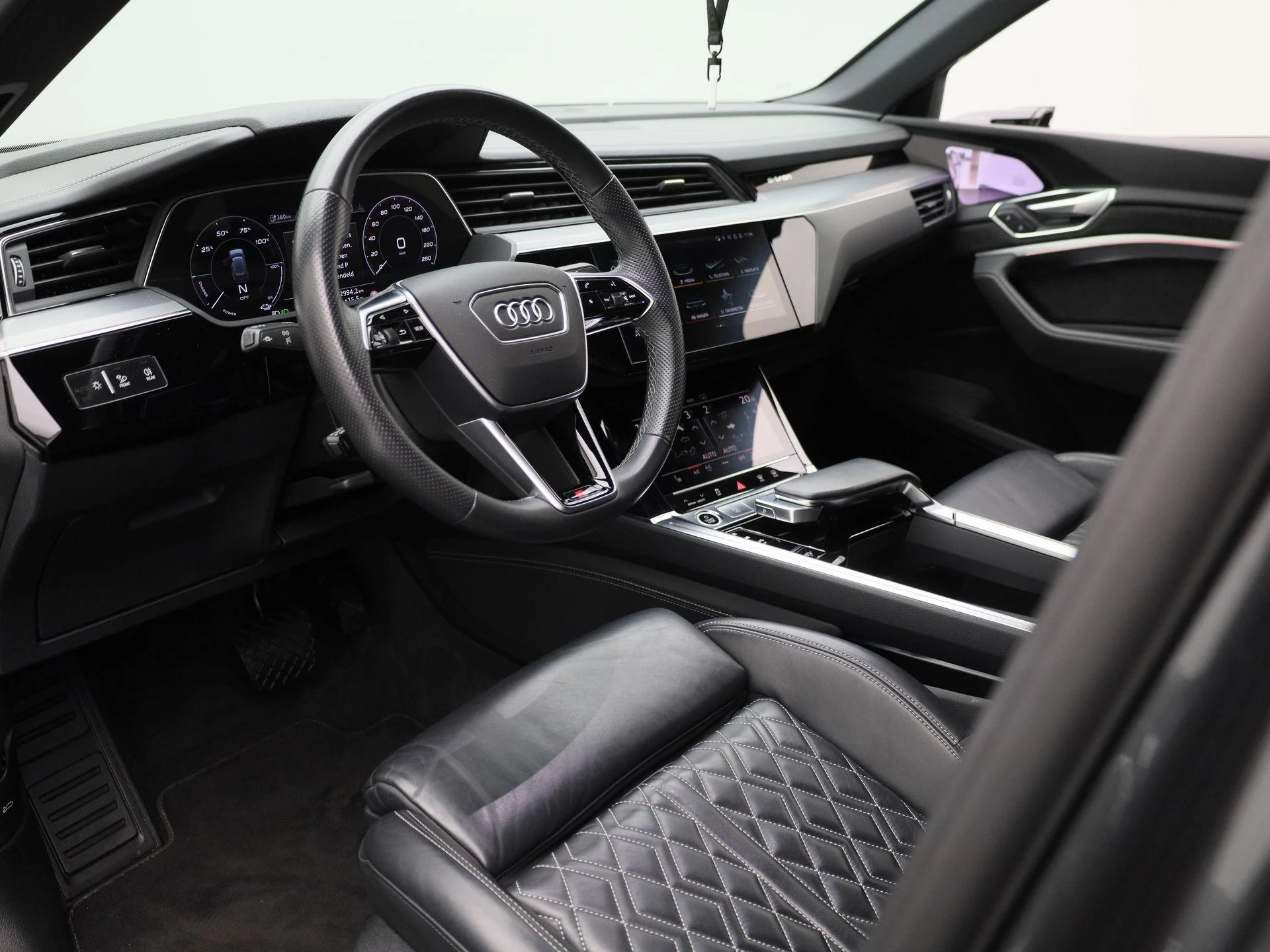 Audi-e-tron-image-15