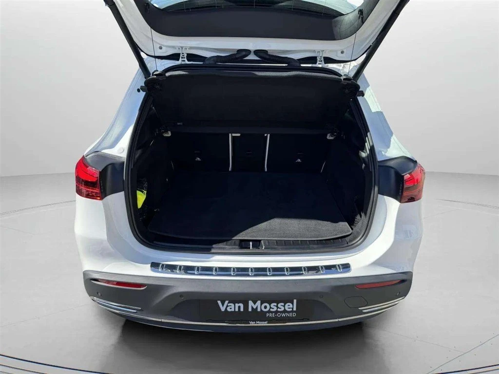 Mercedes-Benz-EQA-image-18