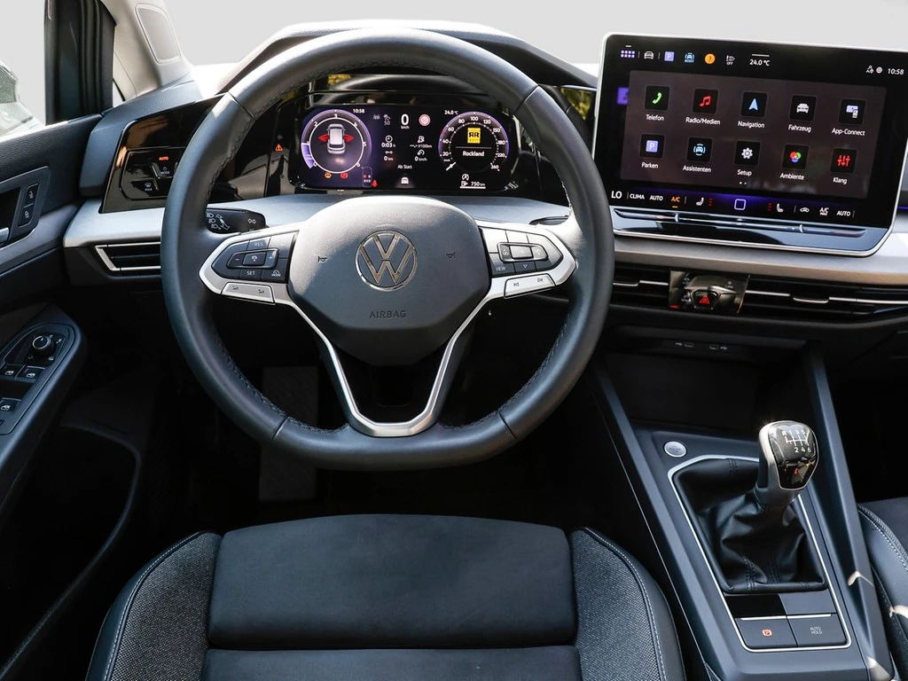 Volkswagen-Golf-image-12