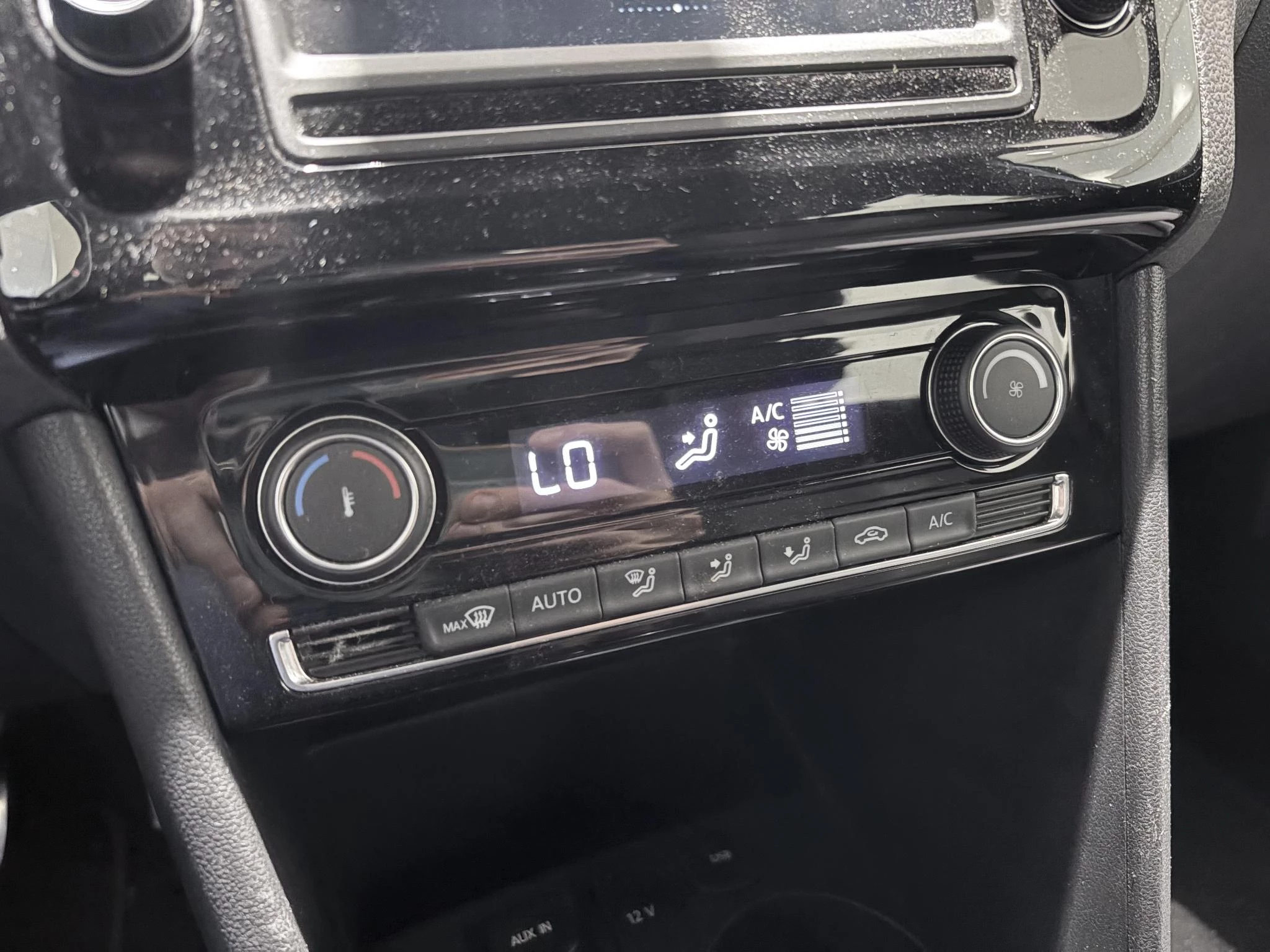 Volkswagen-Polo-image-23