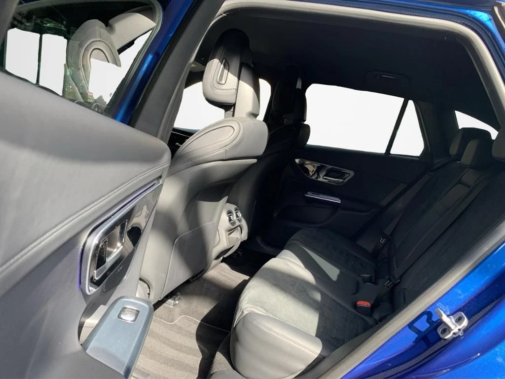Mercedes-Benz-GLC 300-image-20