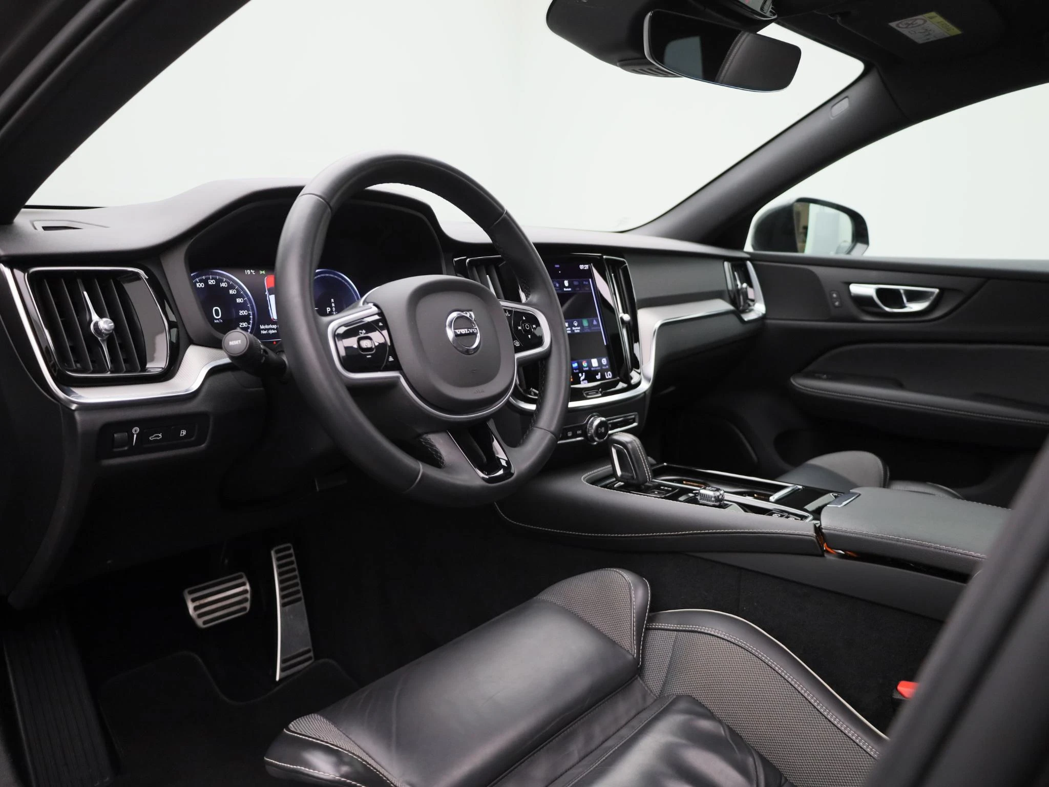 Volvo-V60-image-34