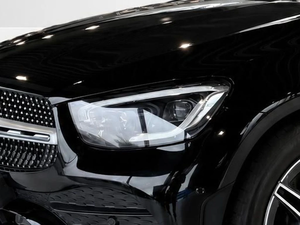 Mercedes-Benz-GLC 300 d-image-4
