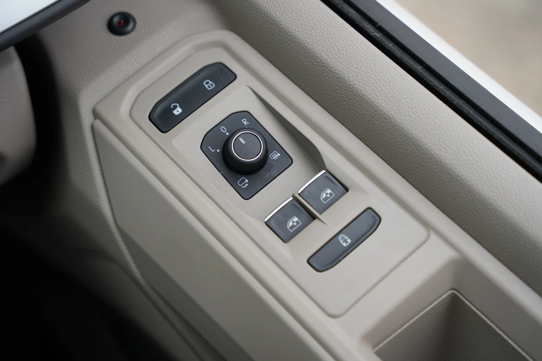 Volkswagen-California-image-22
