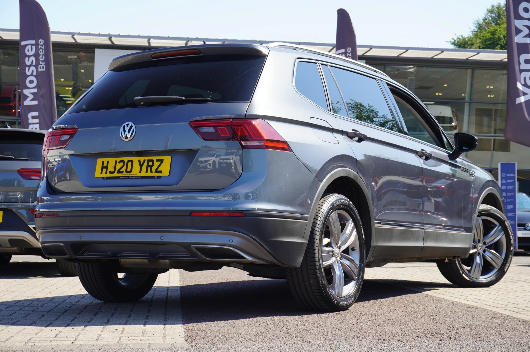 Volkswagen-Tiguan Allspace-image-27