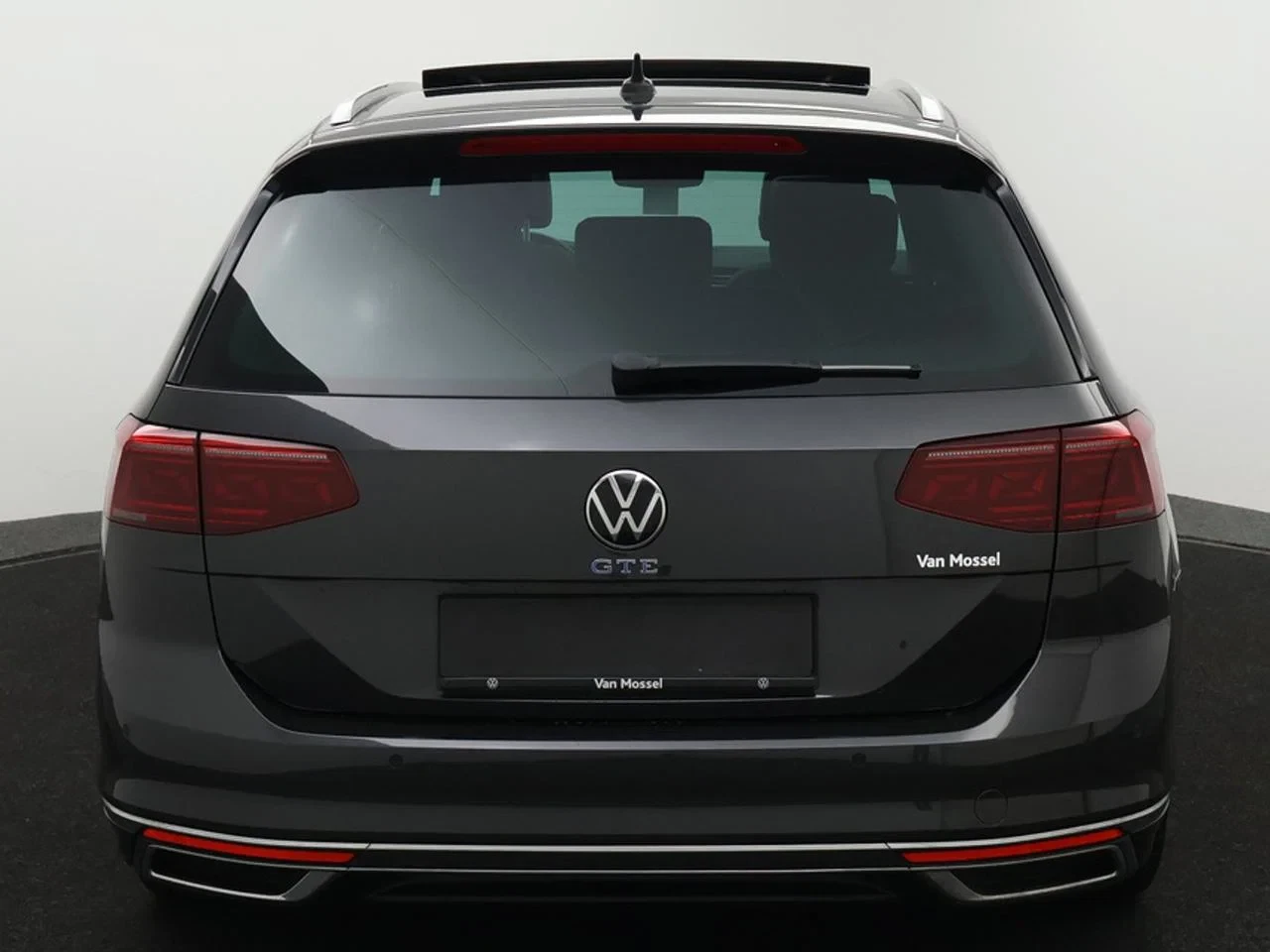 Volkswagen-Passat-image-17