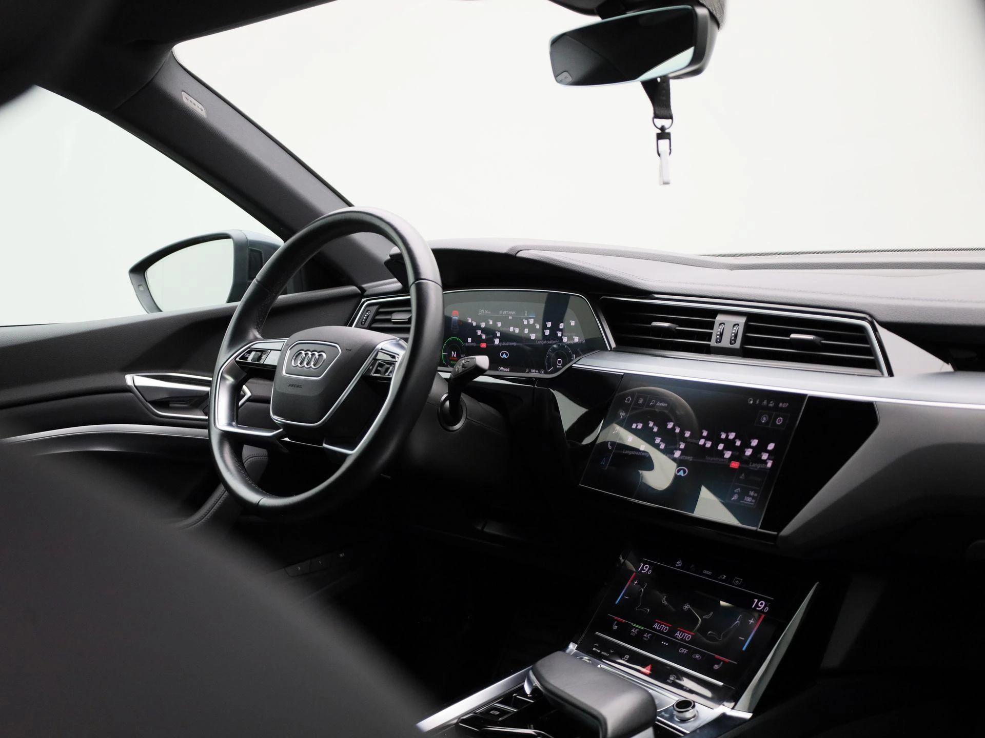 Audi-e-tron-image-41