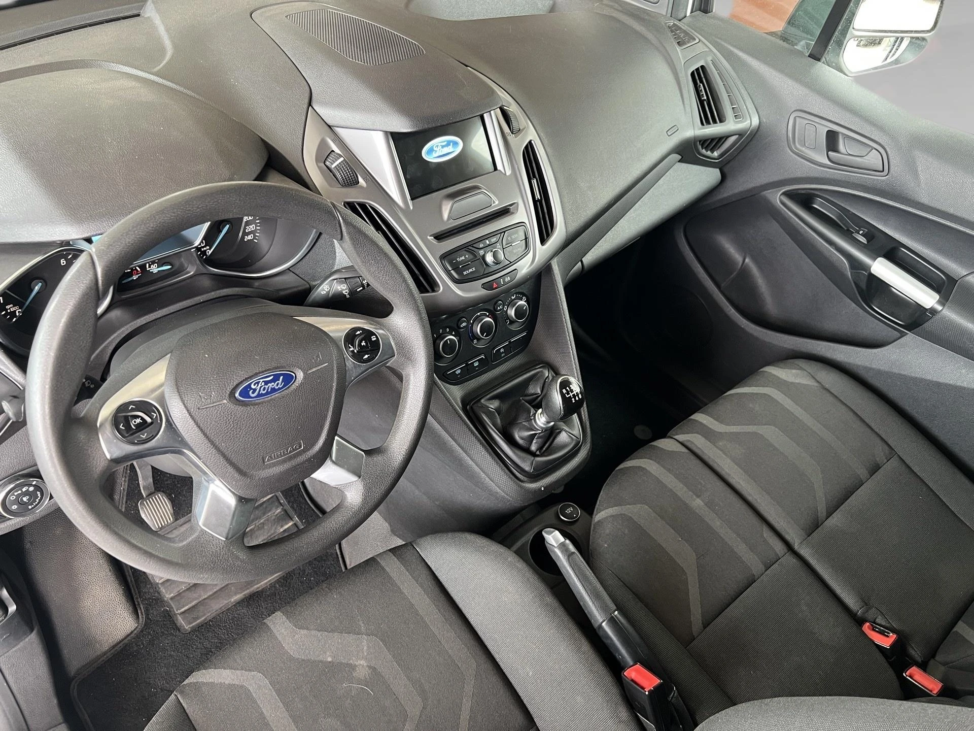 Ford-Transit-image-12