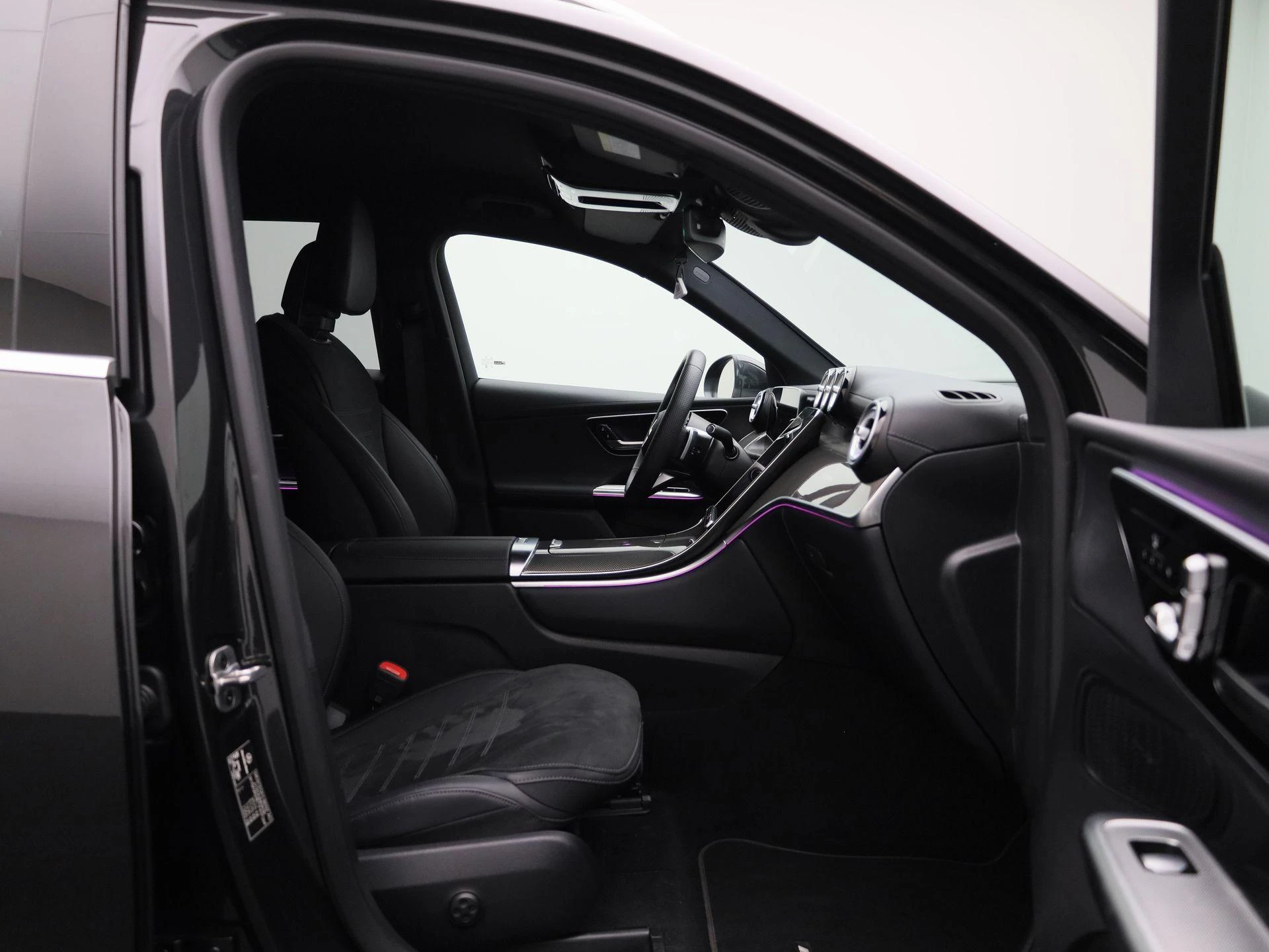 Mercedes-Benz-GLC-image-42