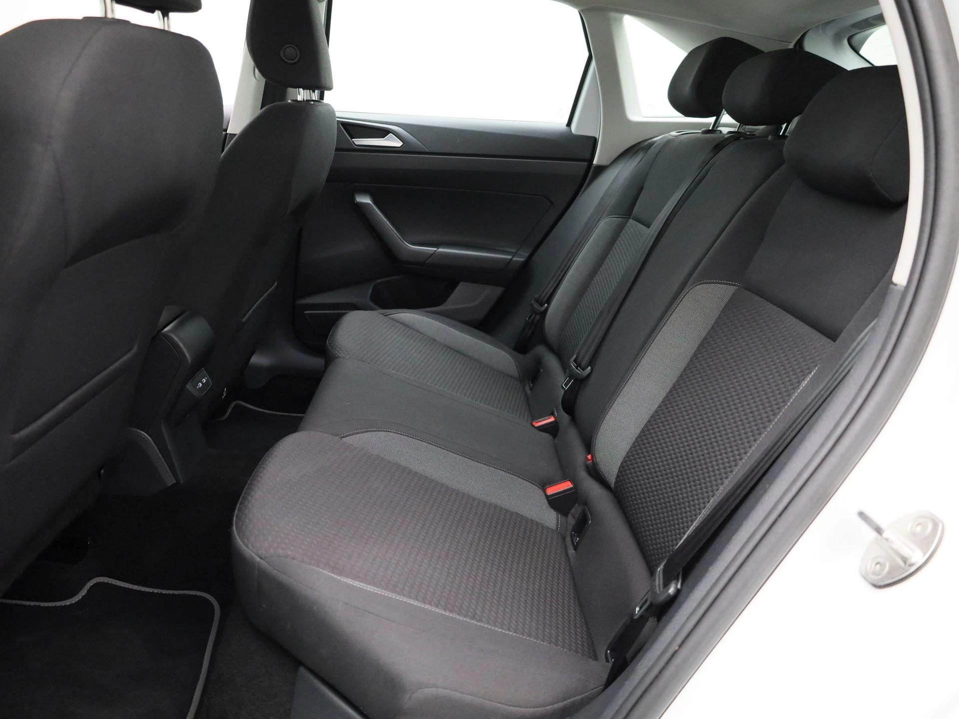 Volkswagen-Taigo-image-11