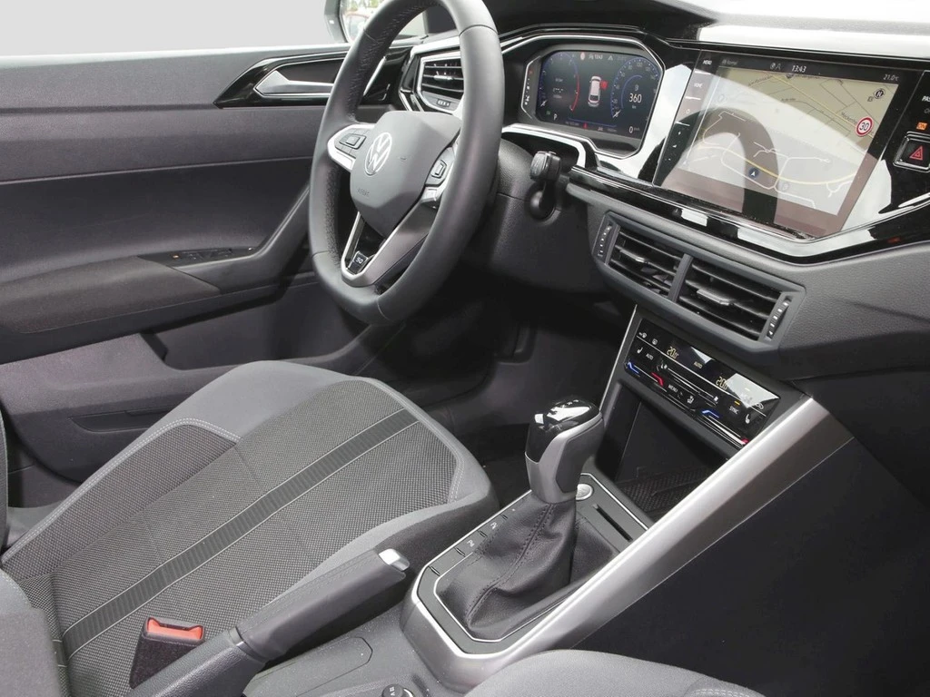 Volkswagen-Polo-image-8