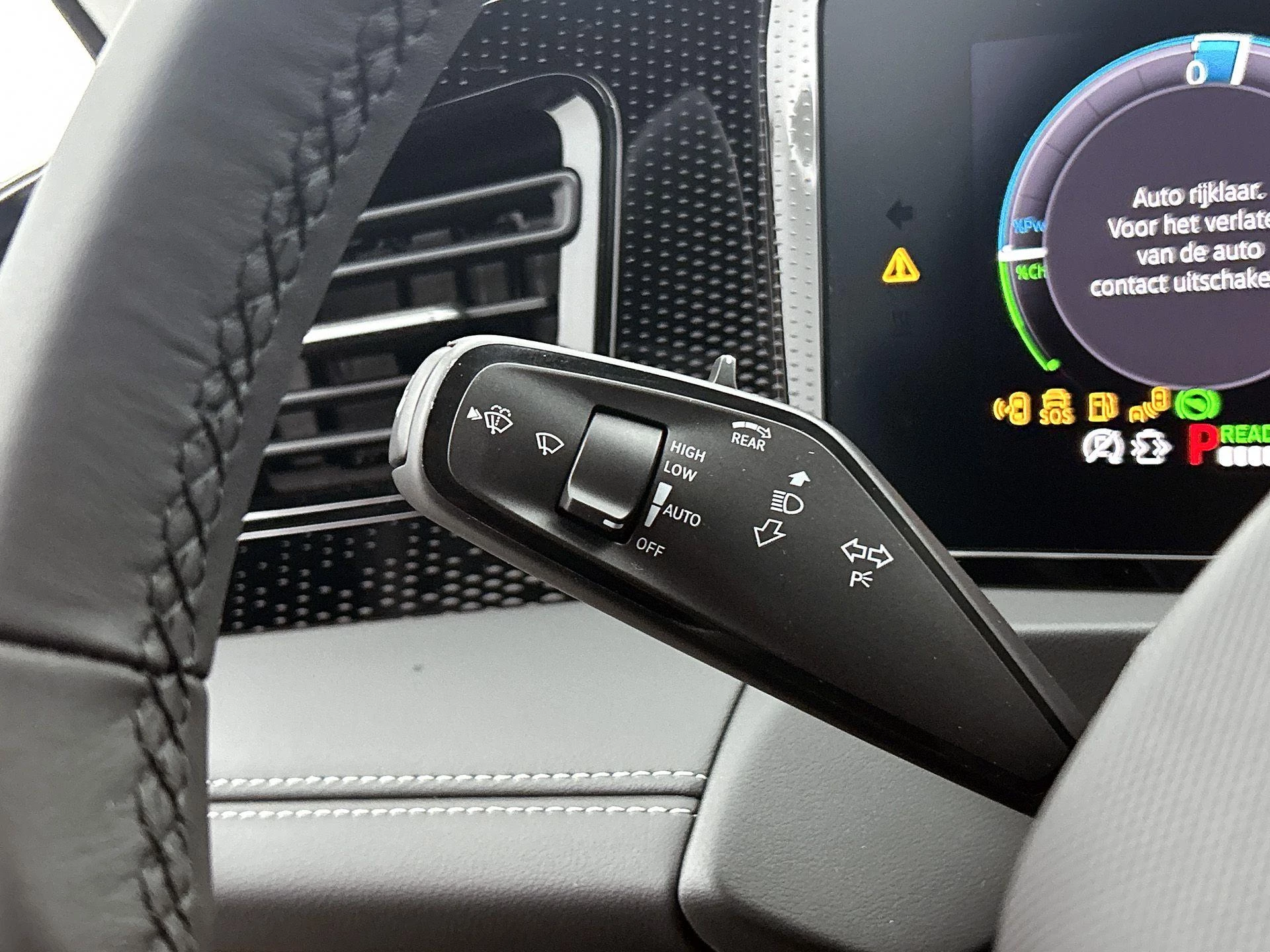 Volkswagen-Tiguan-image-10