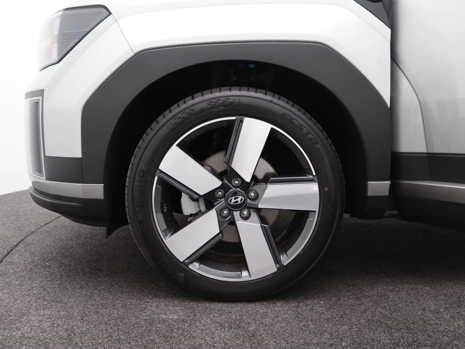 Hyundai-Santa Fe-image-14