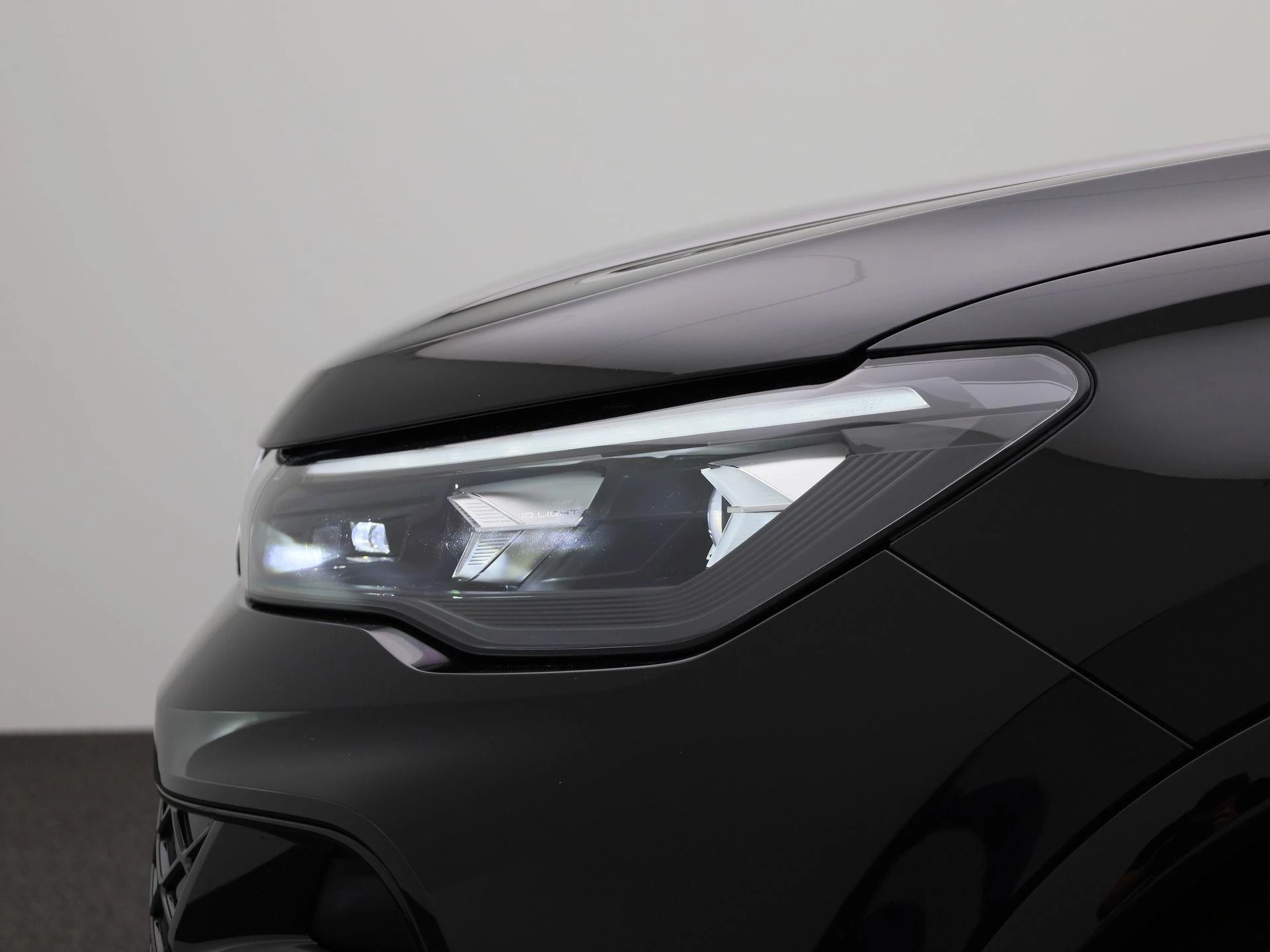 Volkswagen-Tiguan-image-16