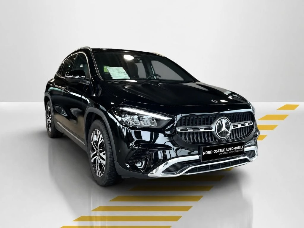 Mercedes-Benz-GLA 200-image-17