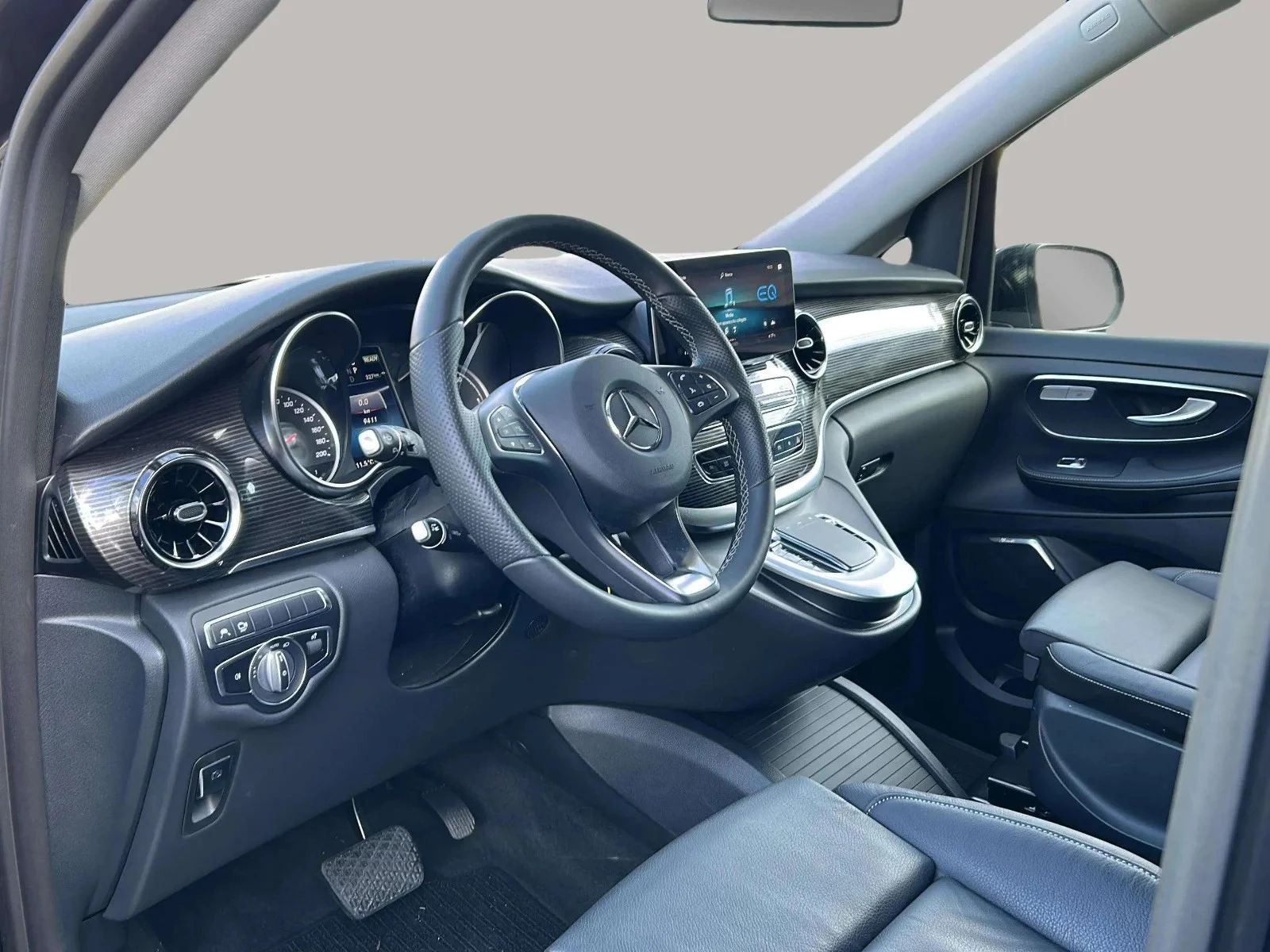 Mercedes-Benz-EQV-image-8