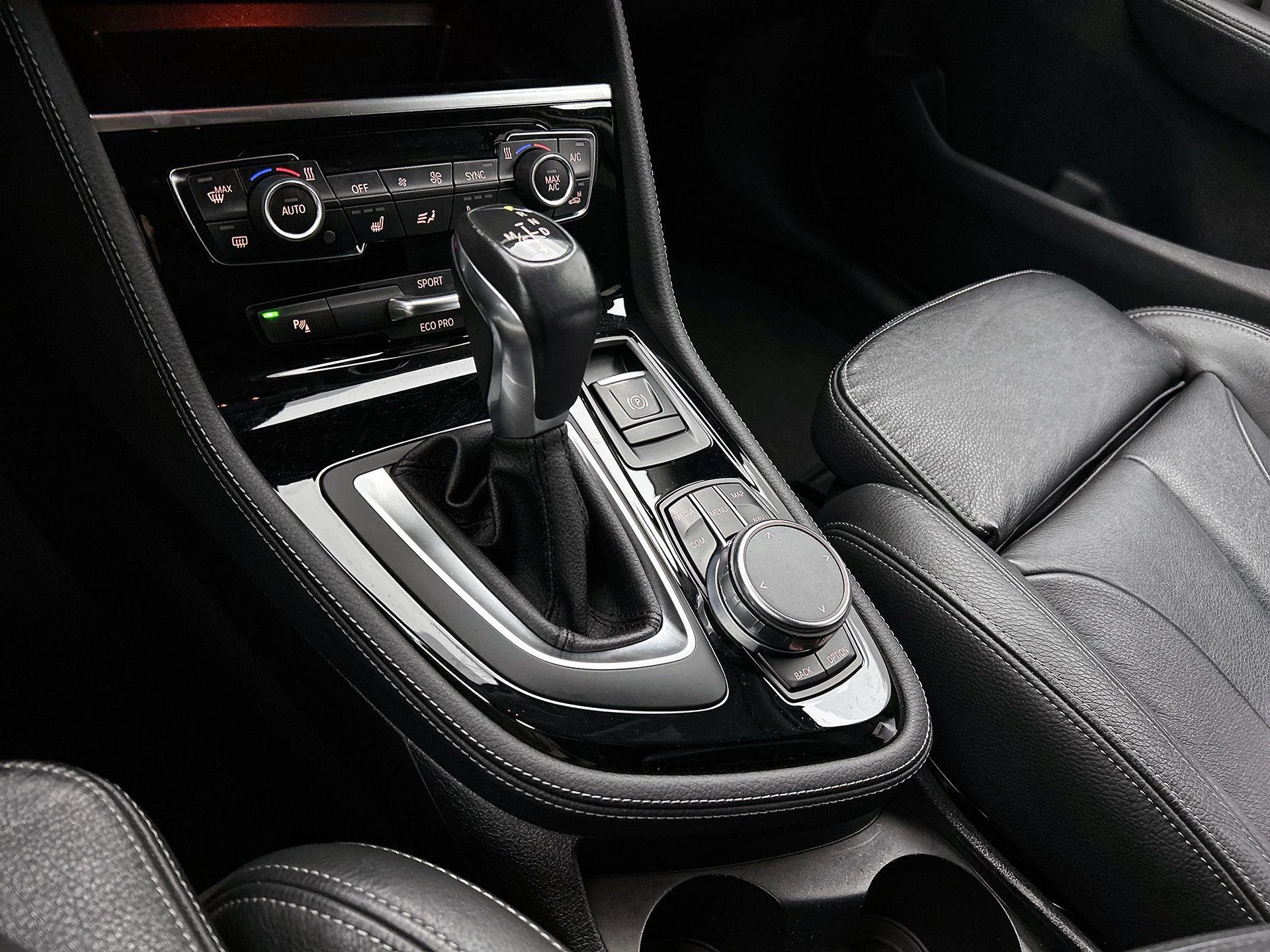 BMW-2 Serie-image-27