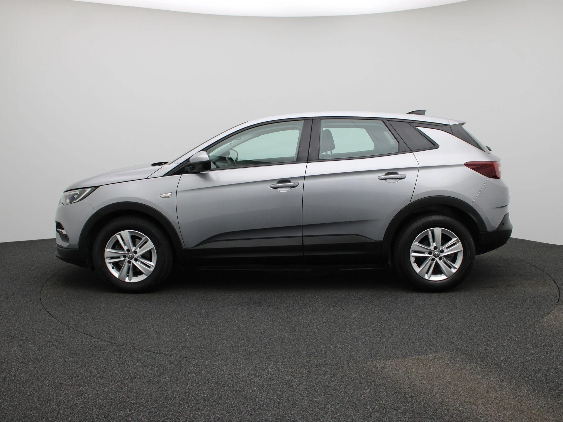 Opel-Grandland X-image-3