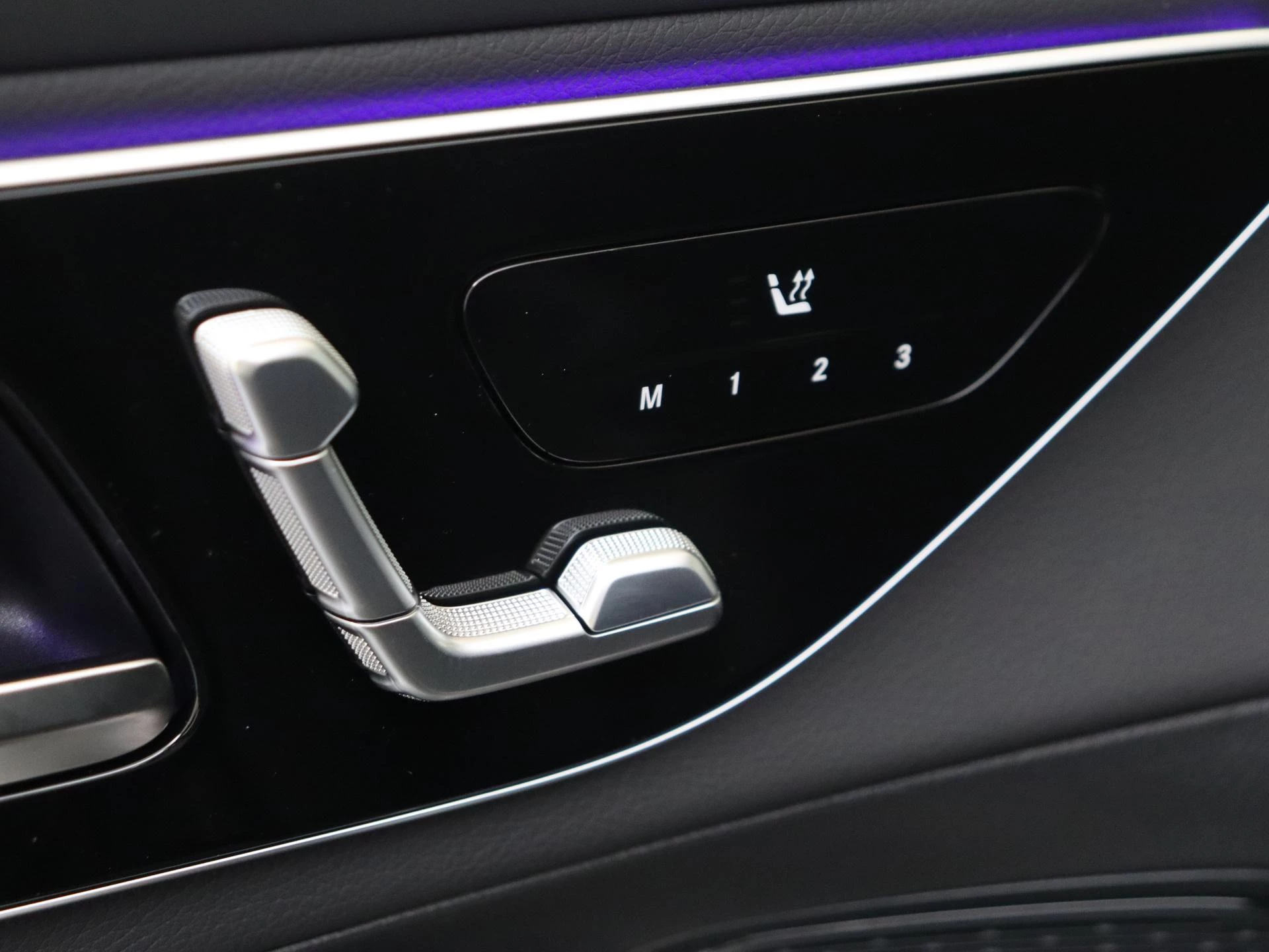 Mercedes-Benz-GLC-image-24