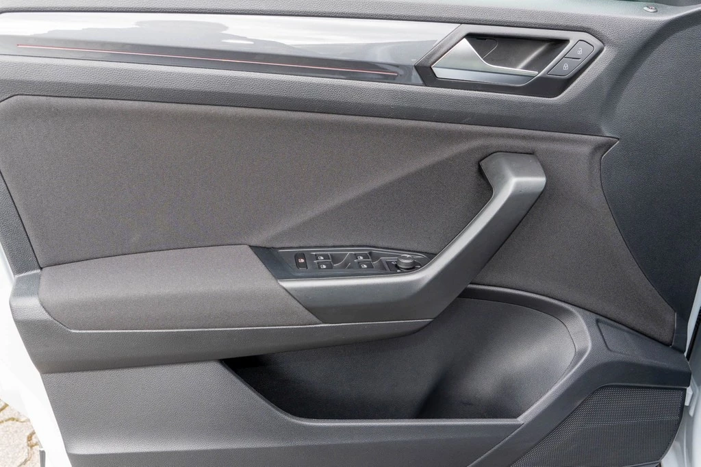 Volkswagen T-Roc 1.5 TSI DSG Sport *Navi*AHK*Kessy*ACC*PDC*Climatronic*Sitzhzg*