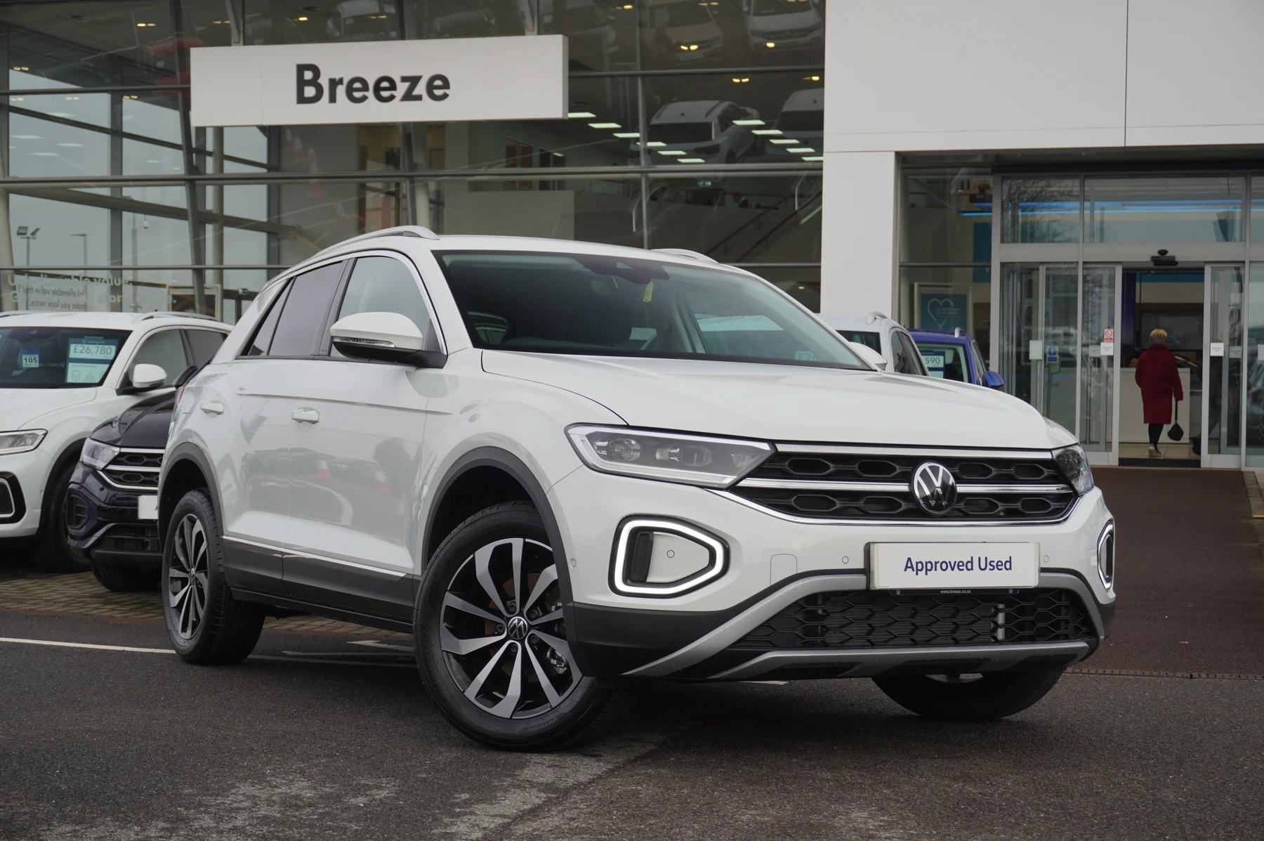 Volkswagen-T-Roc-image-0