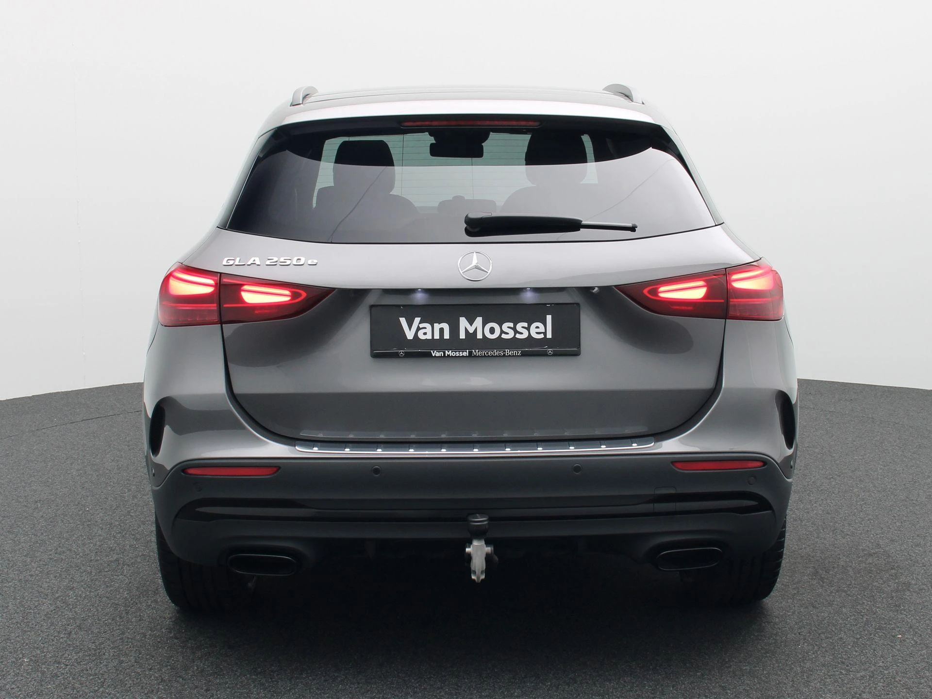Mercedes-Benz-GLA-image-4