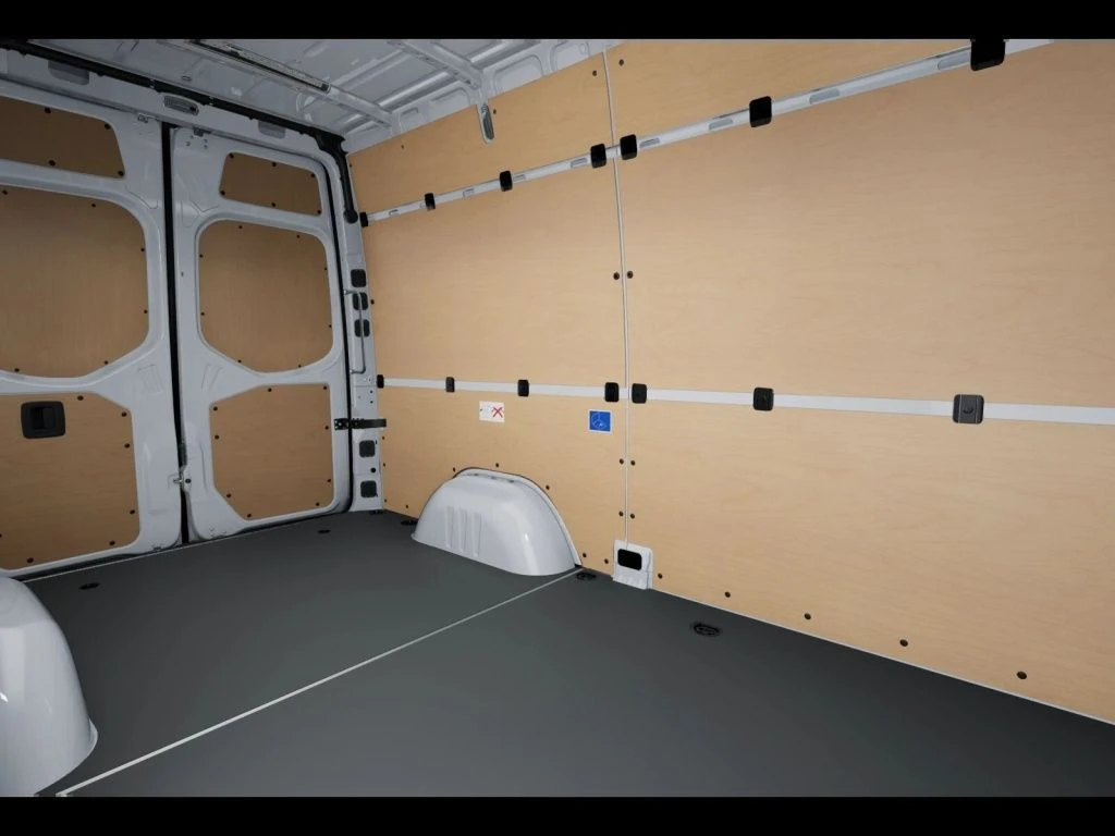 Mercedes-Benz-eSprinter 320-image-11