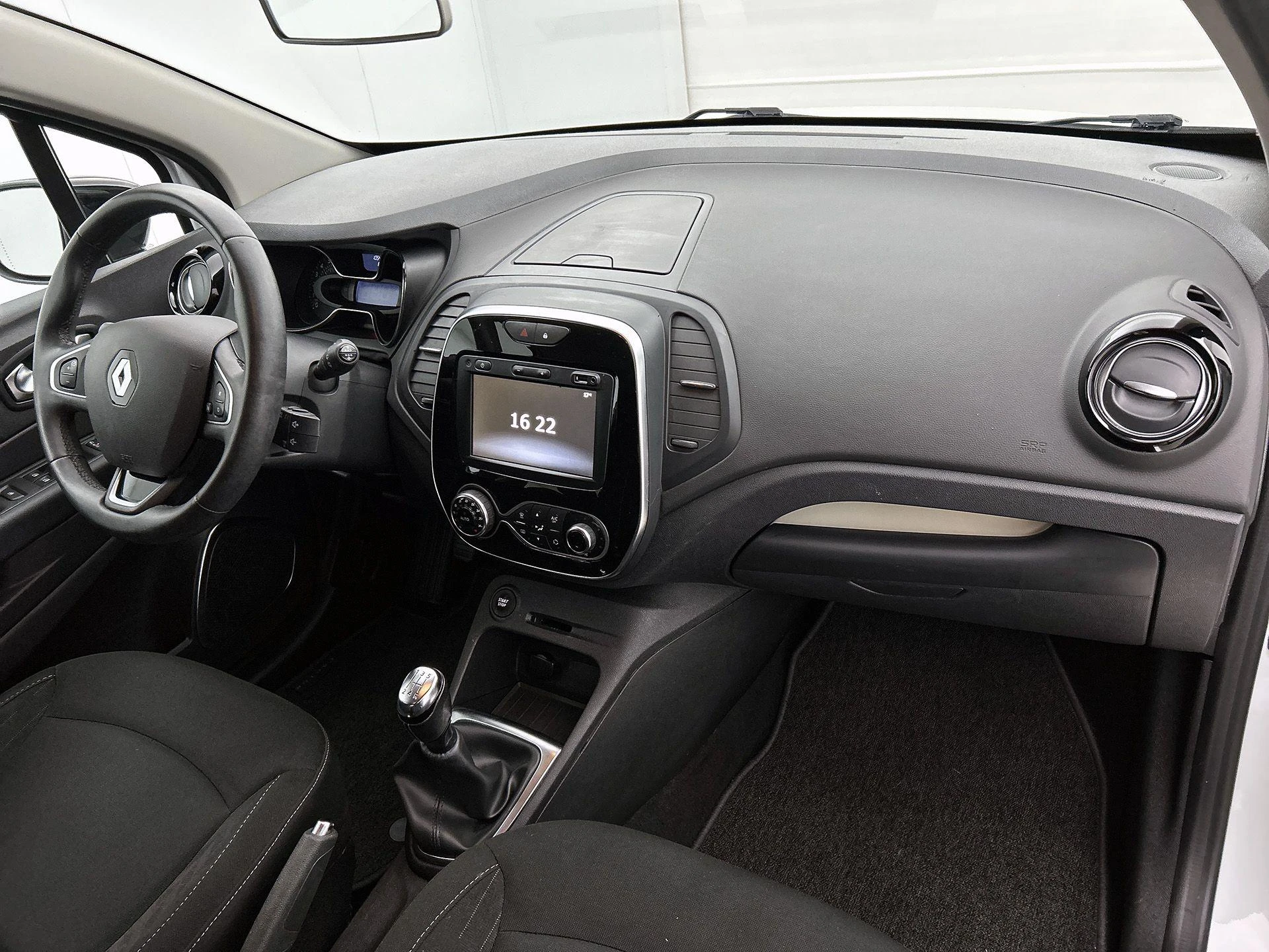 Renault-Captur-image-15
