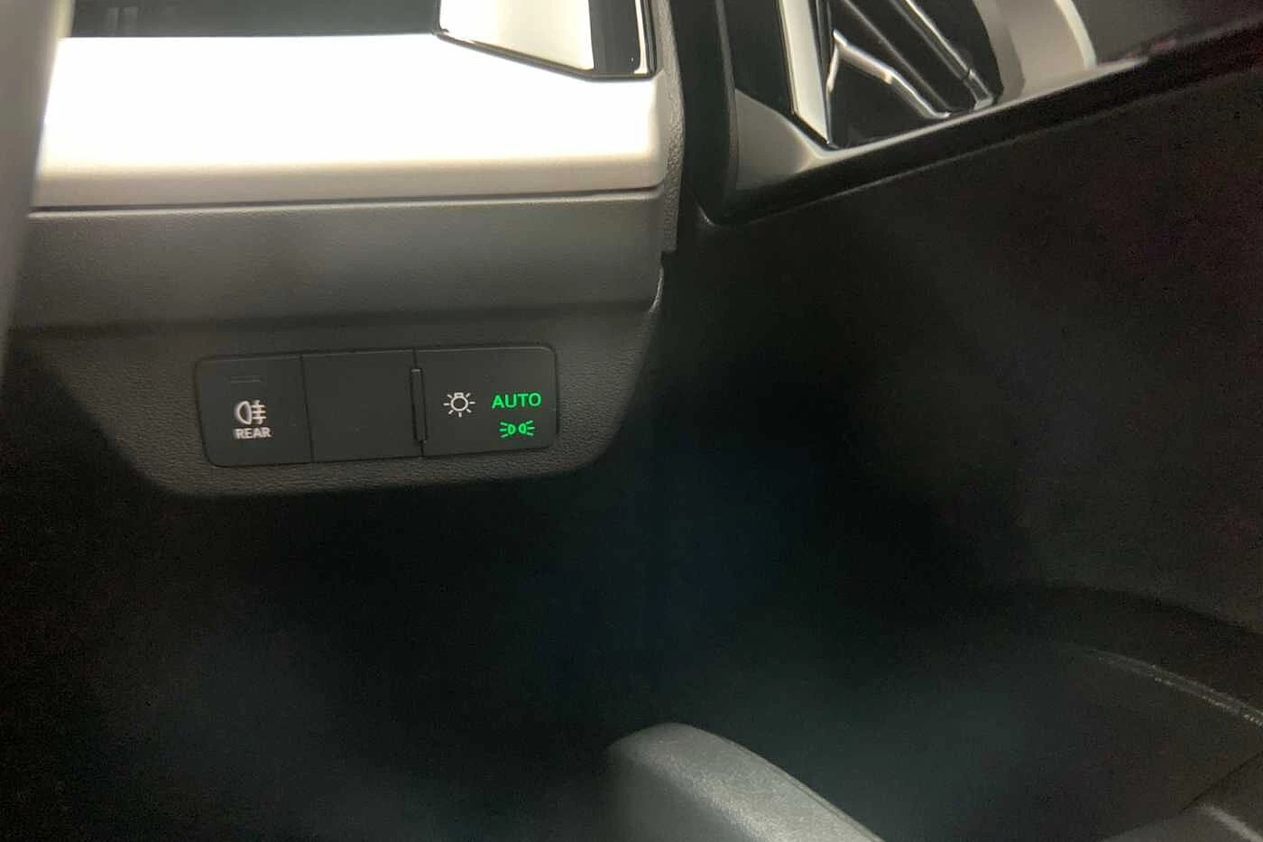 Audi-Q4 e-tron-image-18
