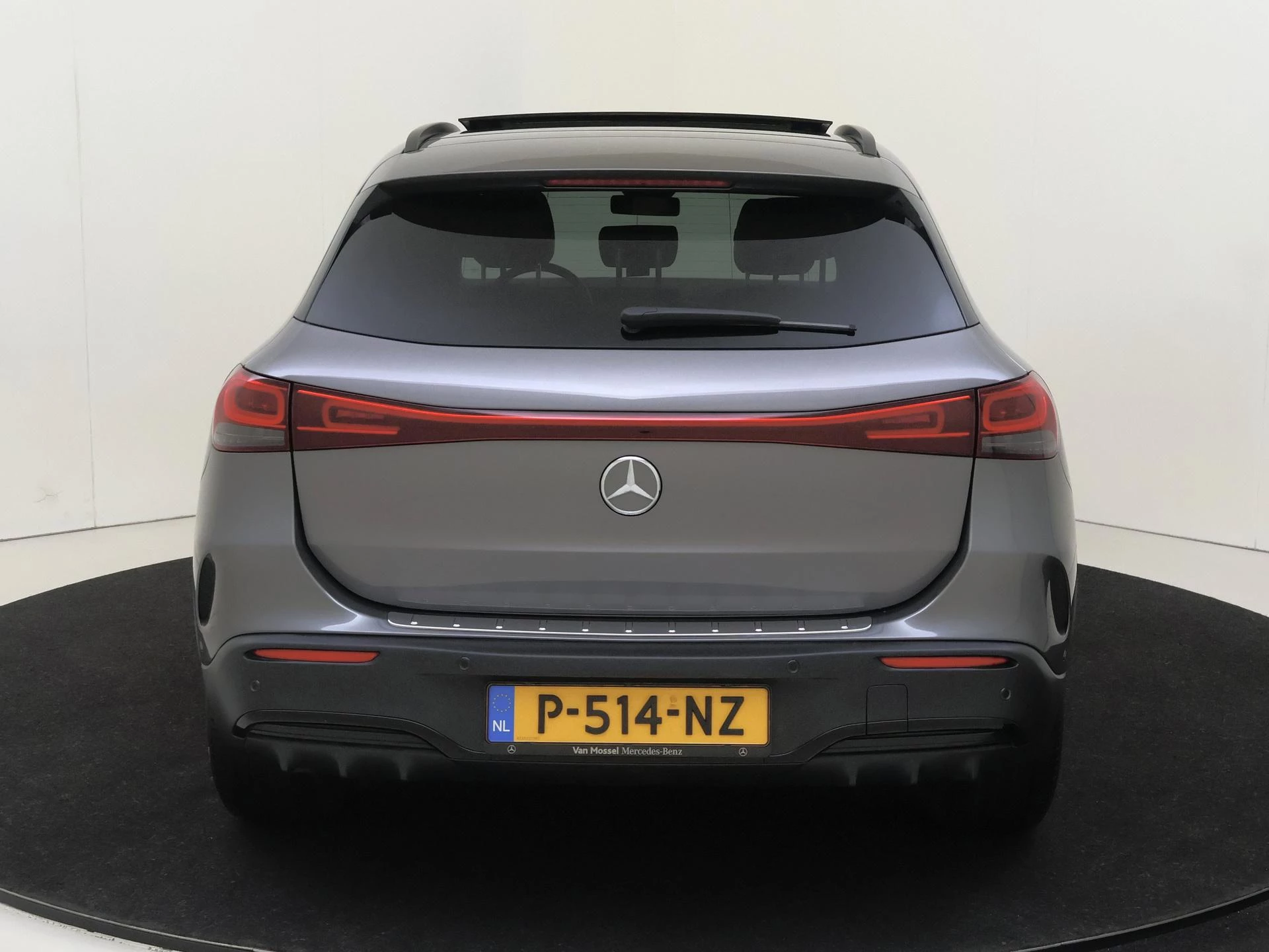 Mercedes-Benz-EQA-image-6