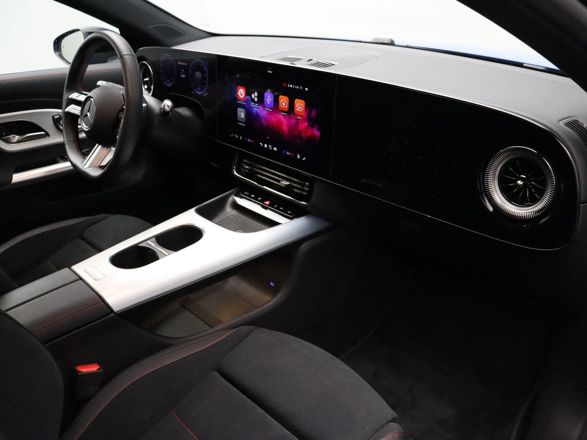Mercedes-Benz-CLA-image-26