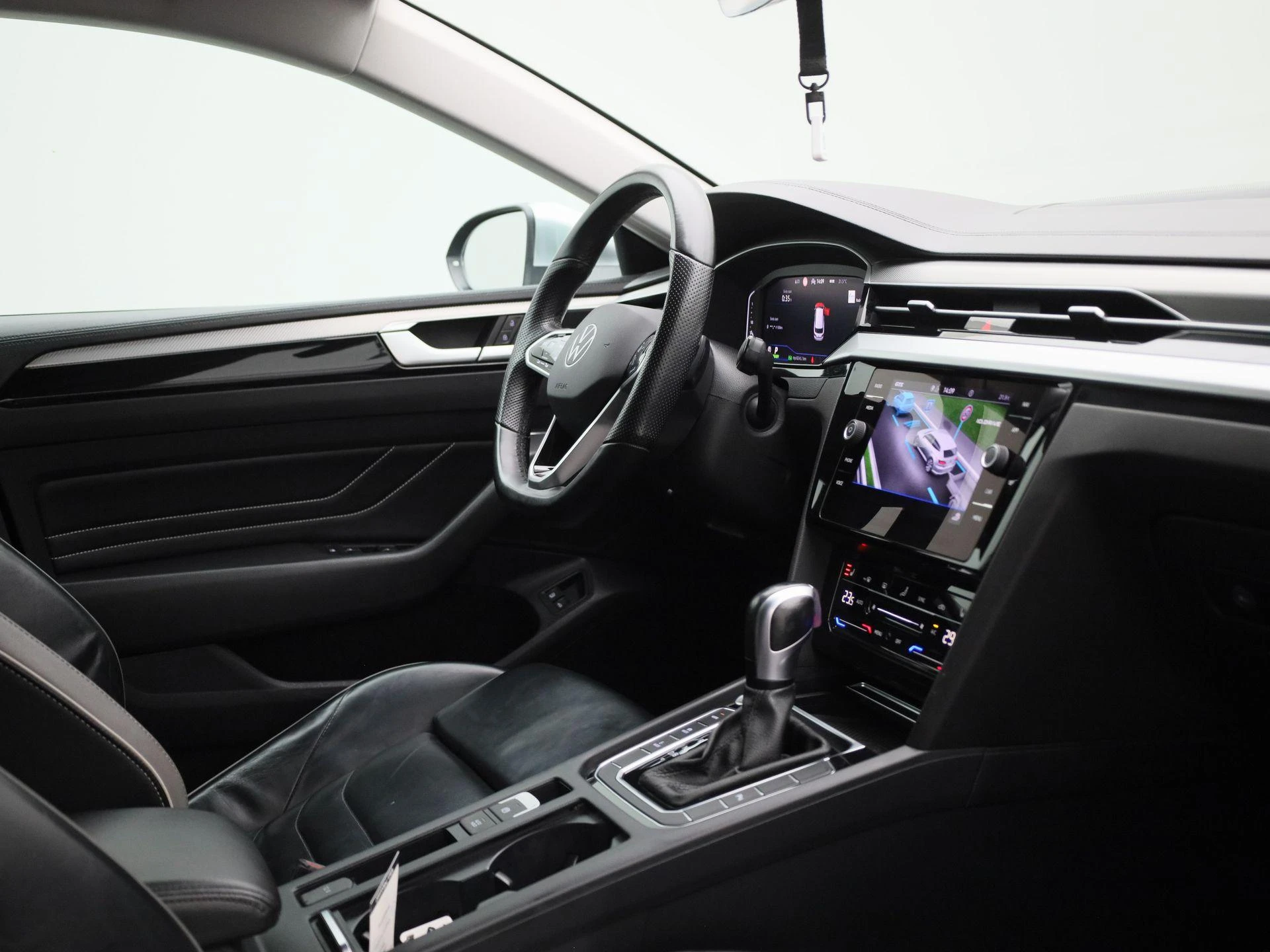 Volkswagen-Arteon-image-34