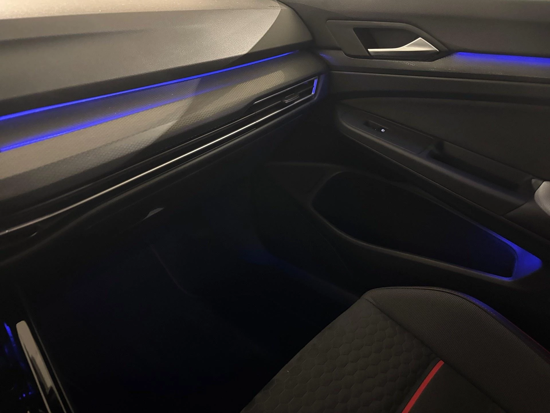 Volkswagen-Golf-image-8