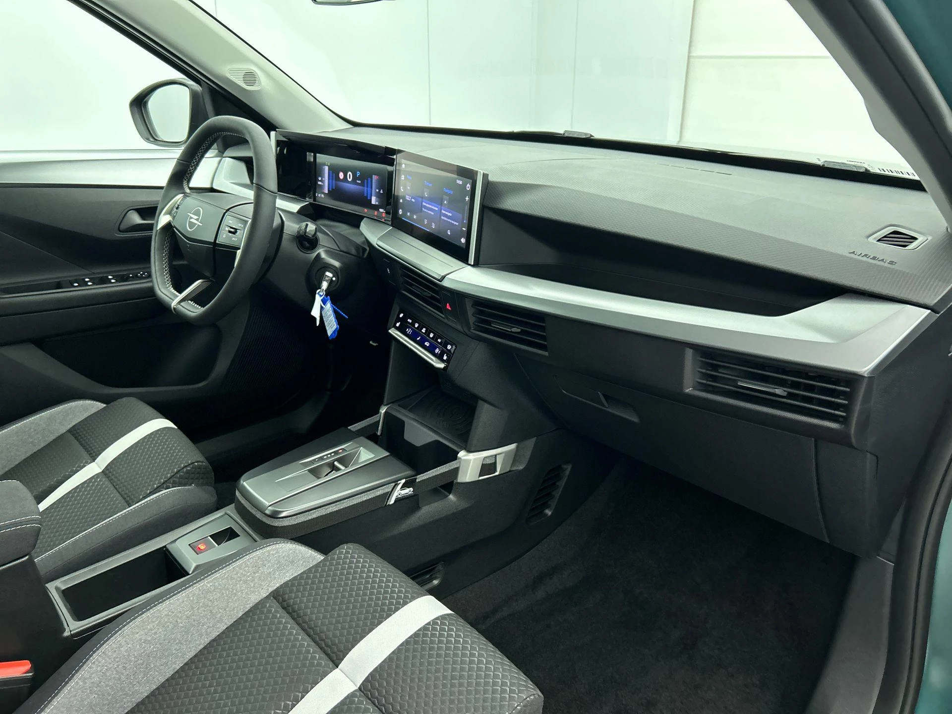 Opel-Frontera-image-17