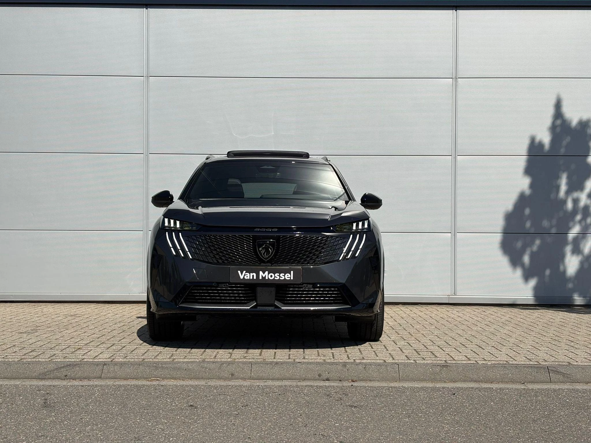 Peugeot-e-5008-image-8