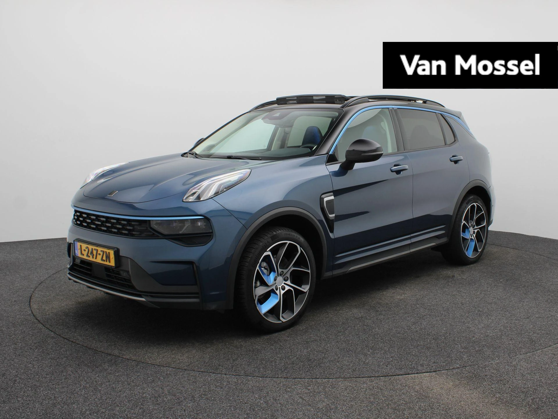 Lynk & Co-01-image-0