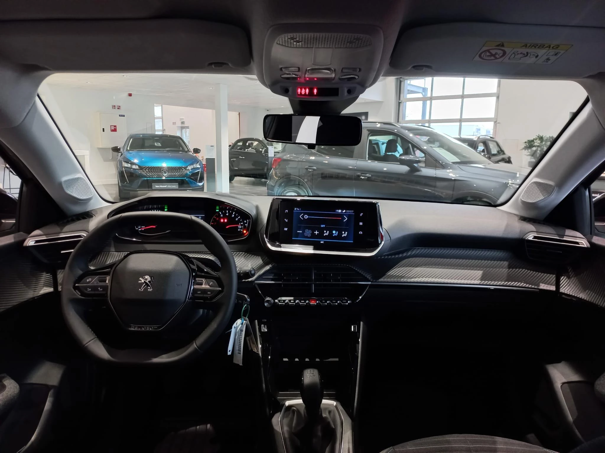 Peugeot-208-image-16