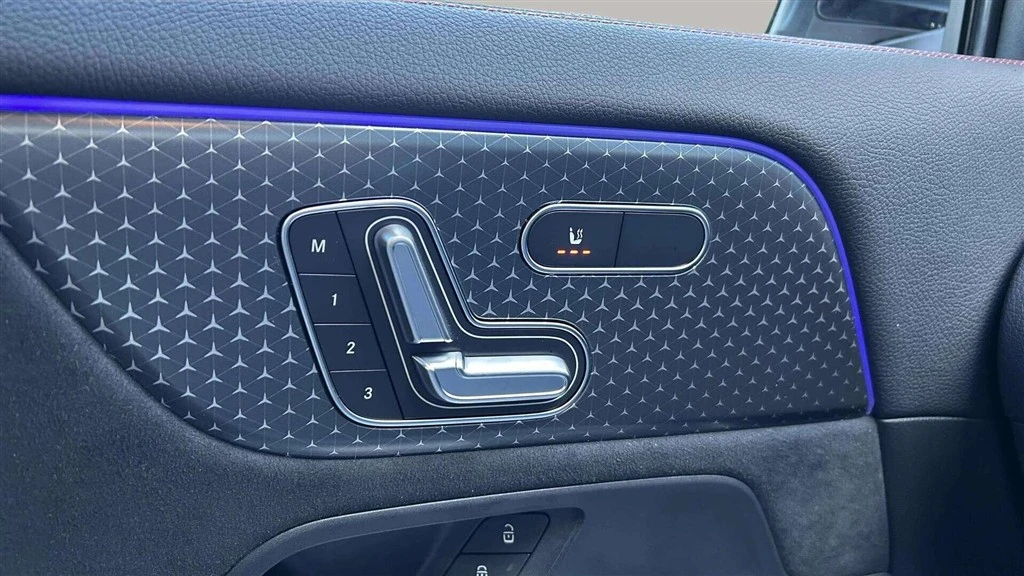 Mercedes-Benz-EQA-image-10
